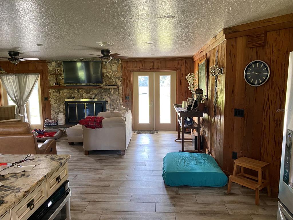 P4923941 Property Photo