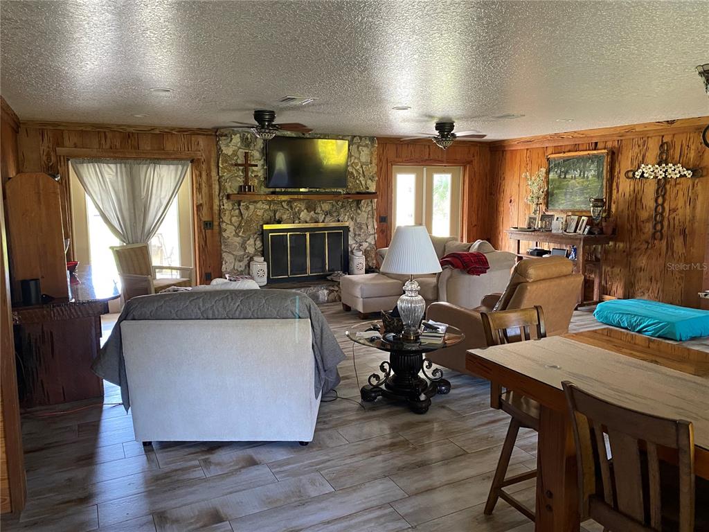 P4923941 Property Photo