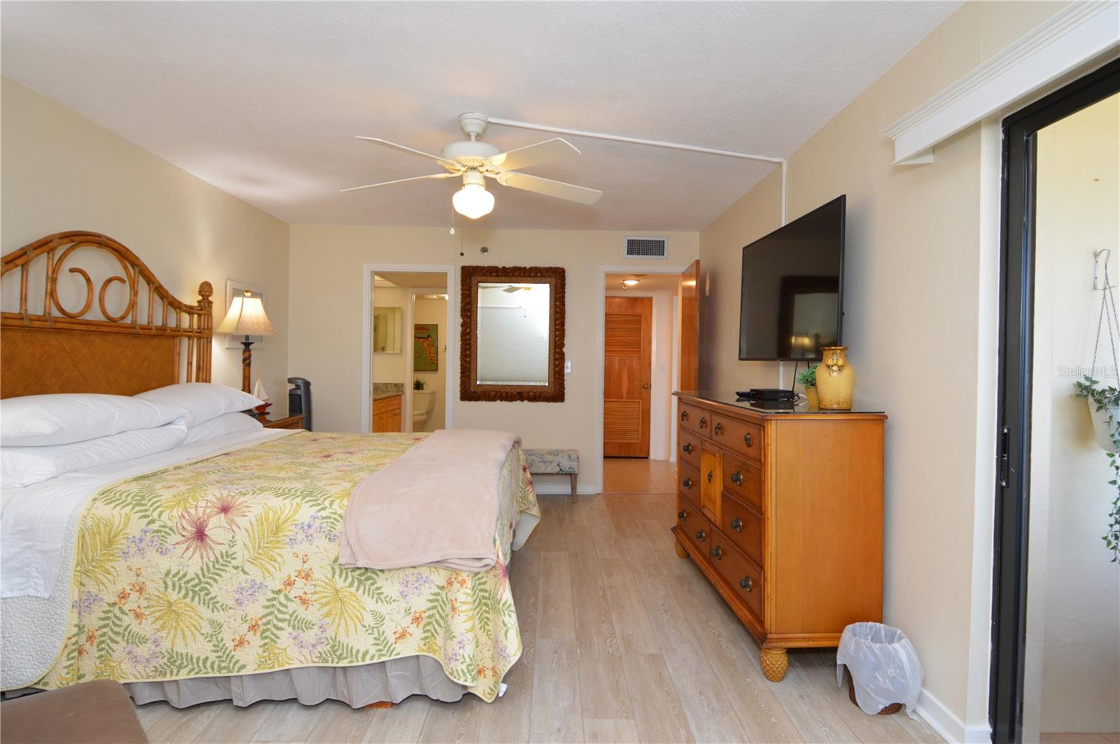 900 GULF BLVD #907 (Furnished), INDIAN ROCKS BEACH, FL, 33785