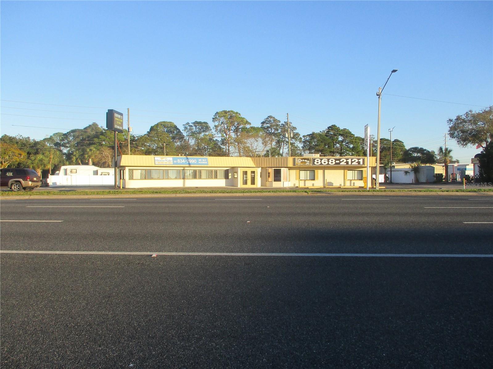 8616 US HIGHWAY 19, PORT RICHEY, FL, 34668