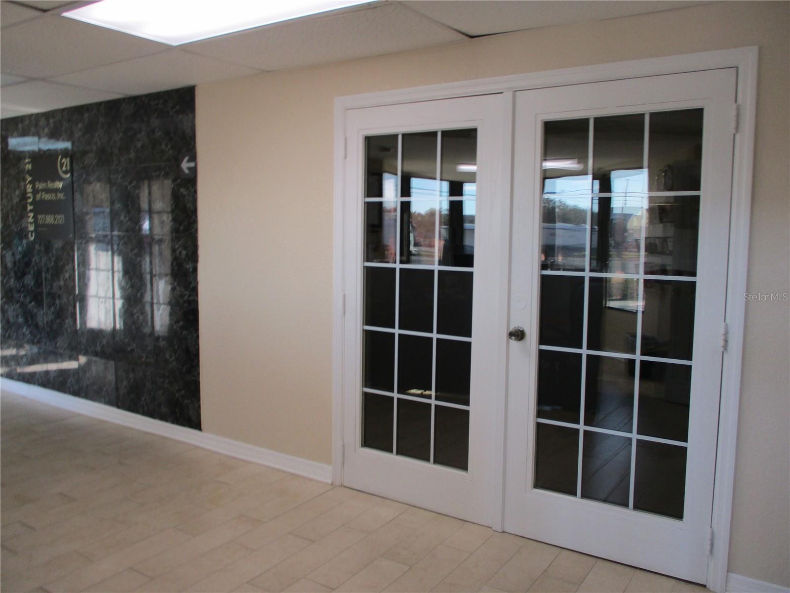 8616 US HIGHWAY 19, PORT RICHEY, FL, 34668