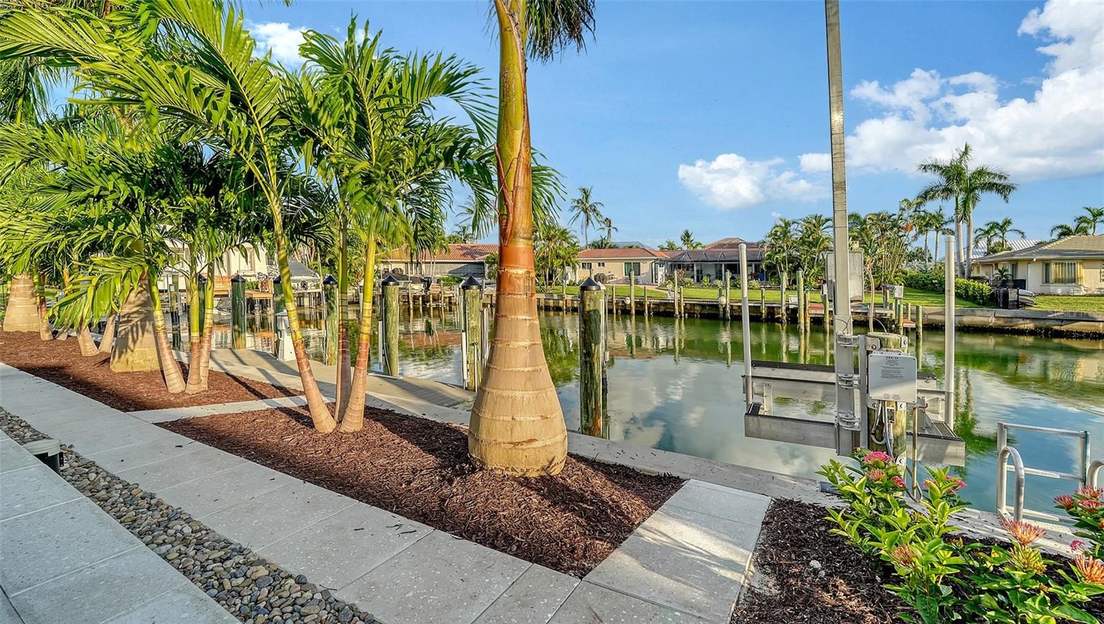 A4557763 Property Photo