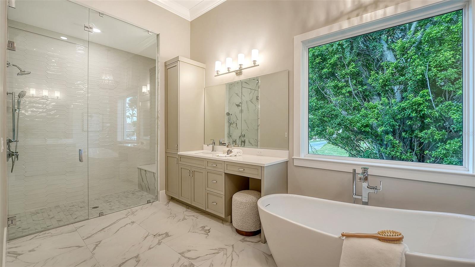 A4557763 Property Photo