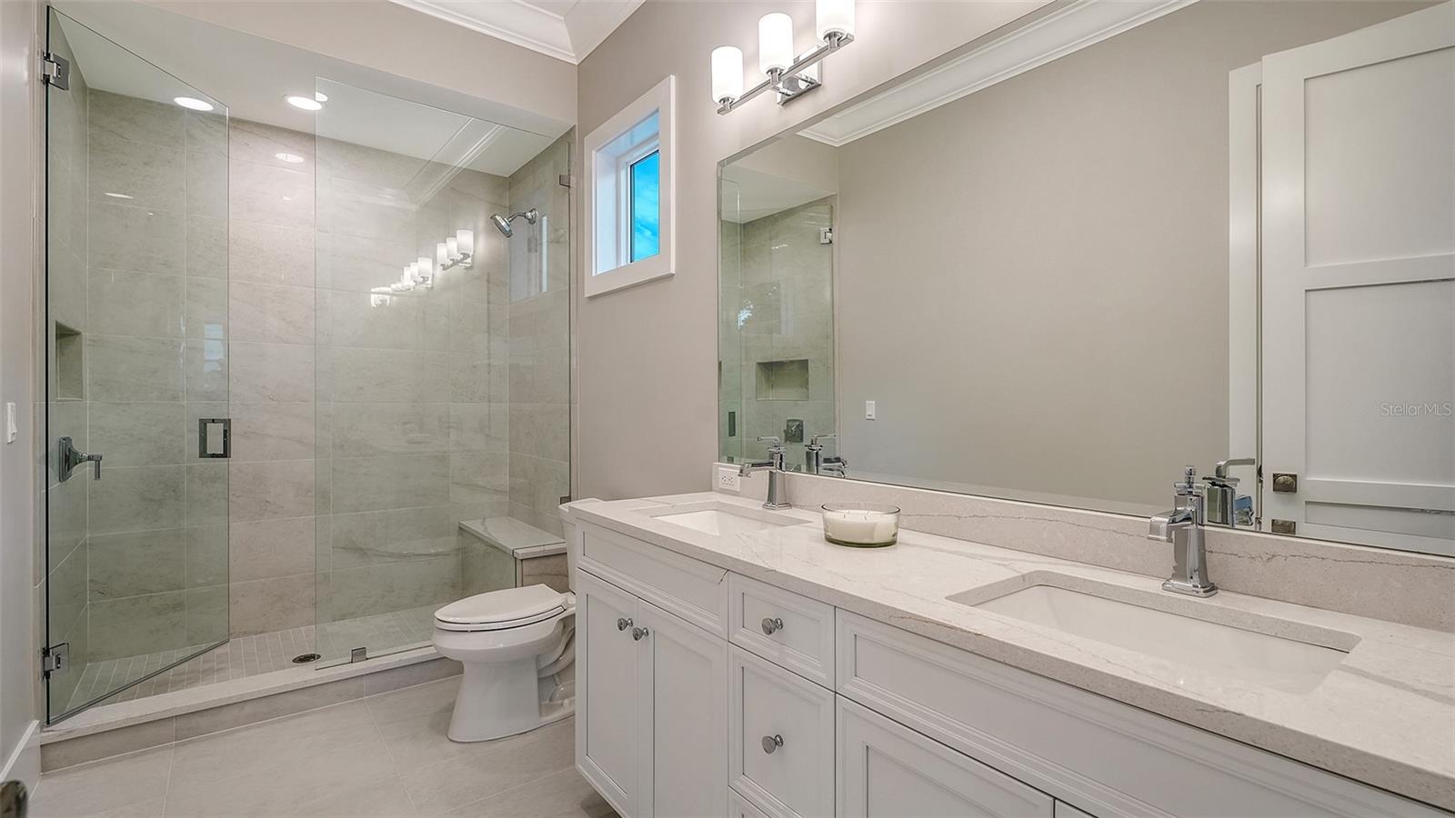 A4557763 Property Photo