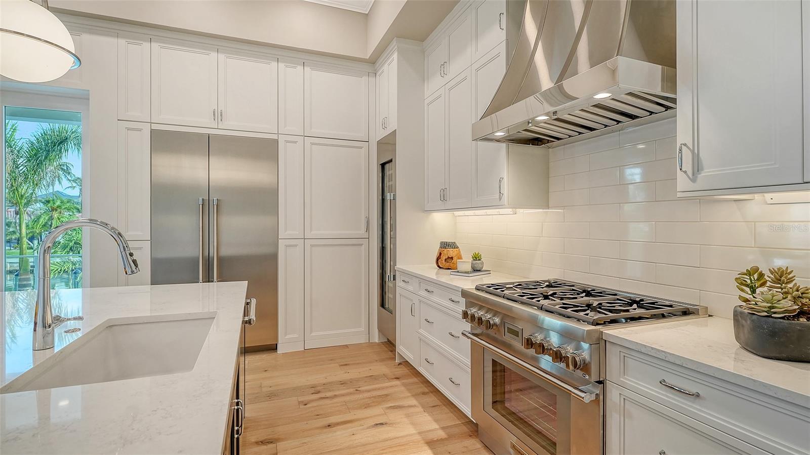 A4557763 Property Photo