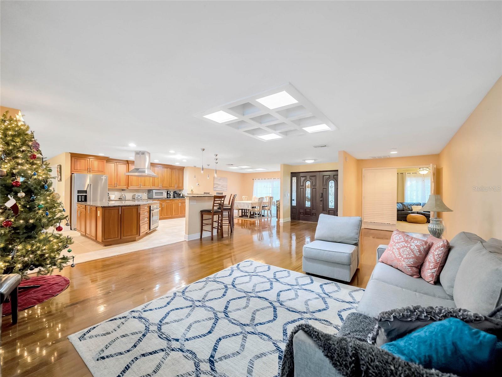 2401 MARGOLIN LN, CLEARWATER, FL, 33764