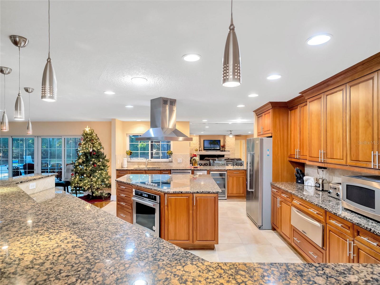 2401 MARGOLIN LN, CLEARWATER, FL, 33764