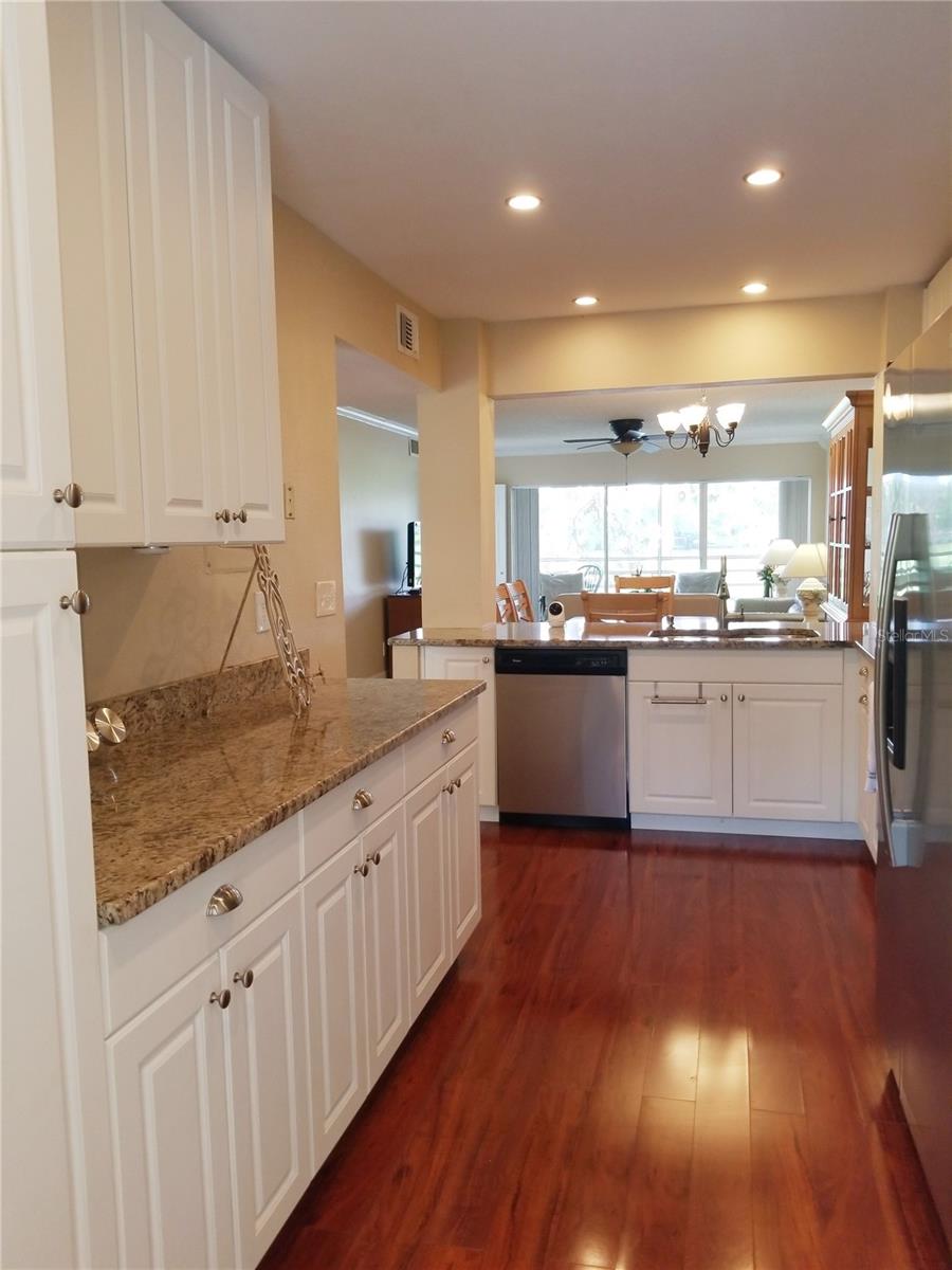 7173 W COUNTRY CLUB DR N #242, SARASOTA, FL, 34243