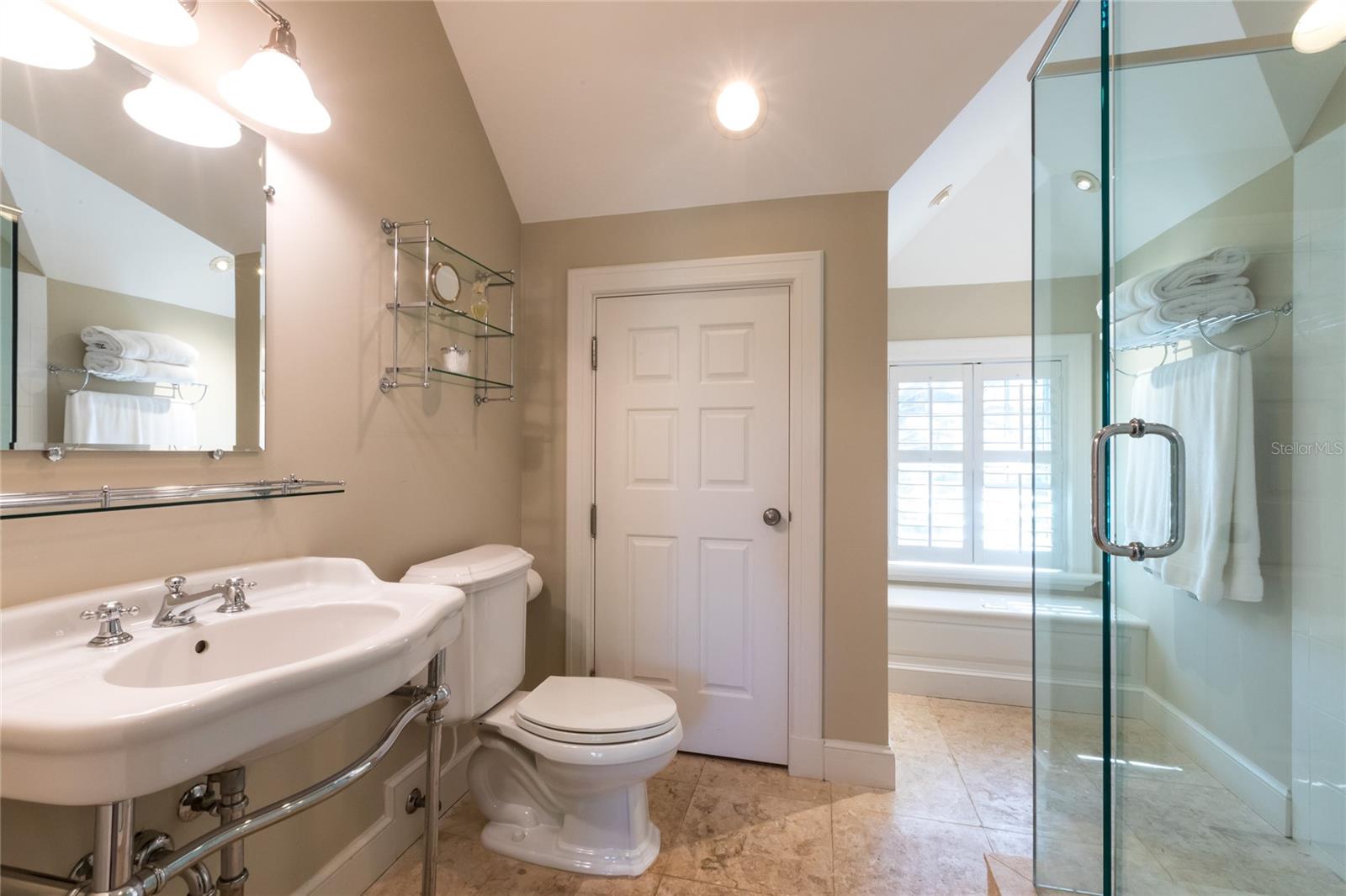 T3429398 Property Photo