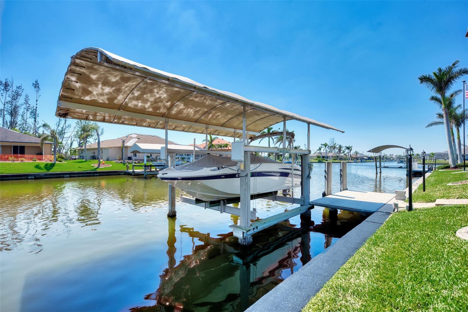 15706 VISCOUNT CIR, PORT CHARLOTTE, FL, 33981