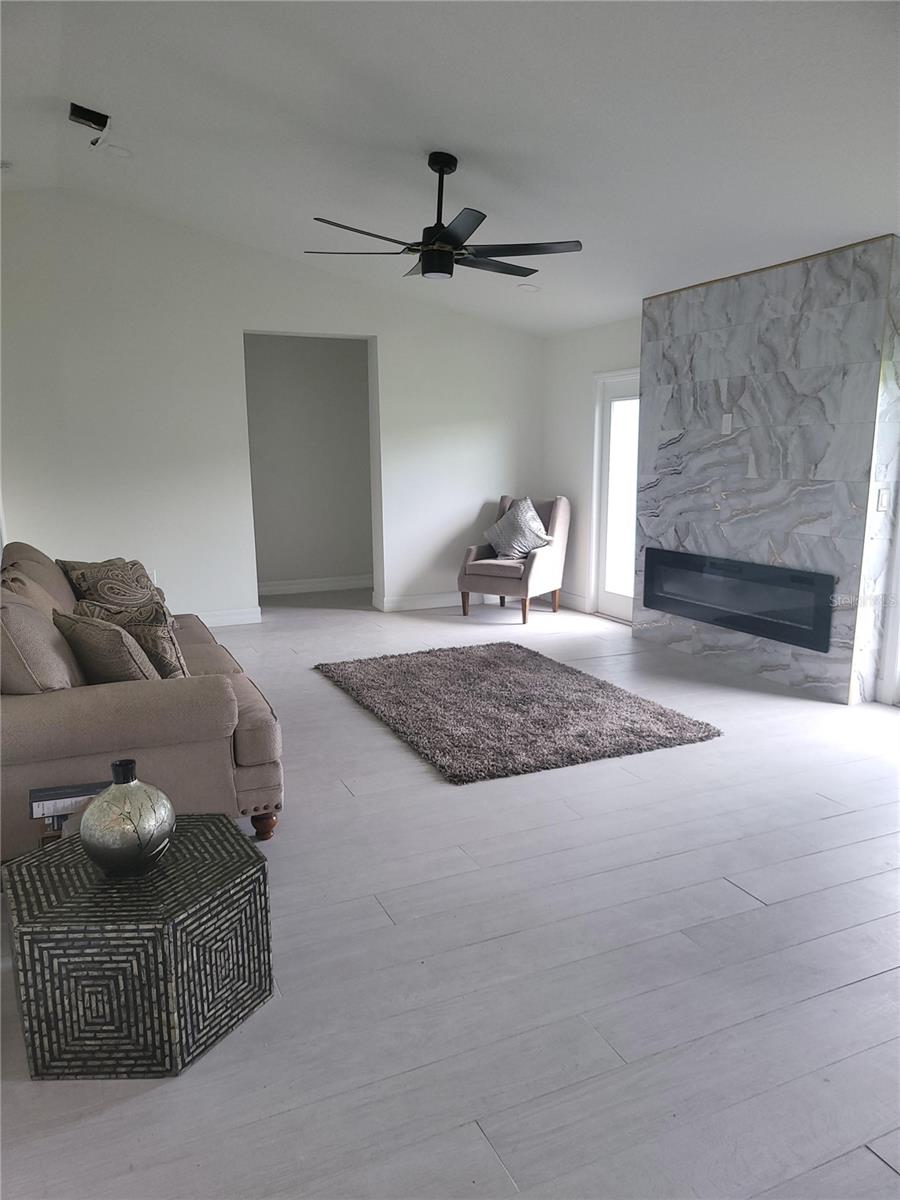 812 CHASTAIN RD, SEFFNER, FL, 33584