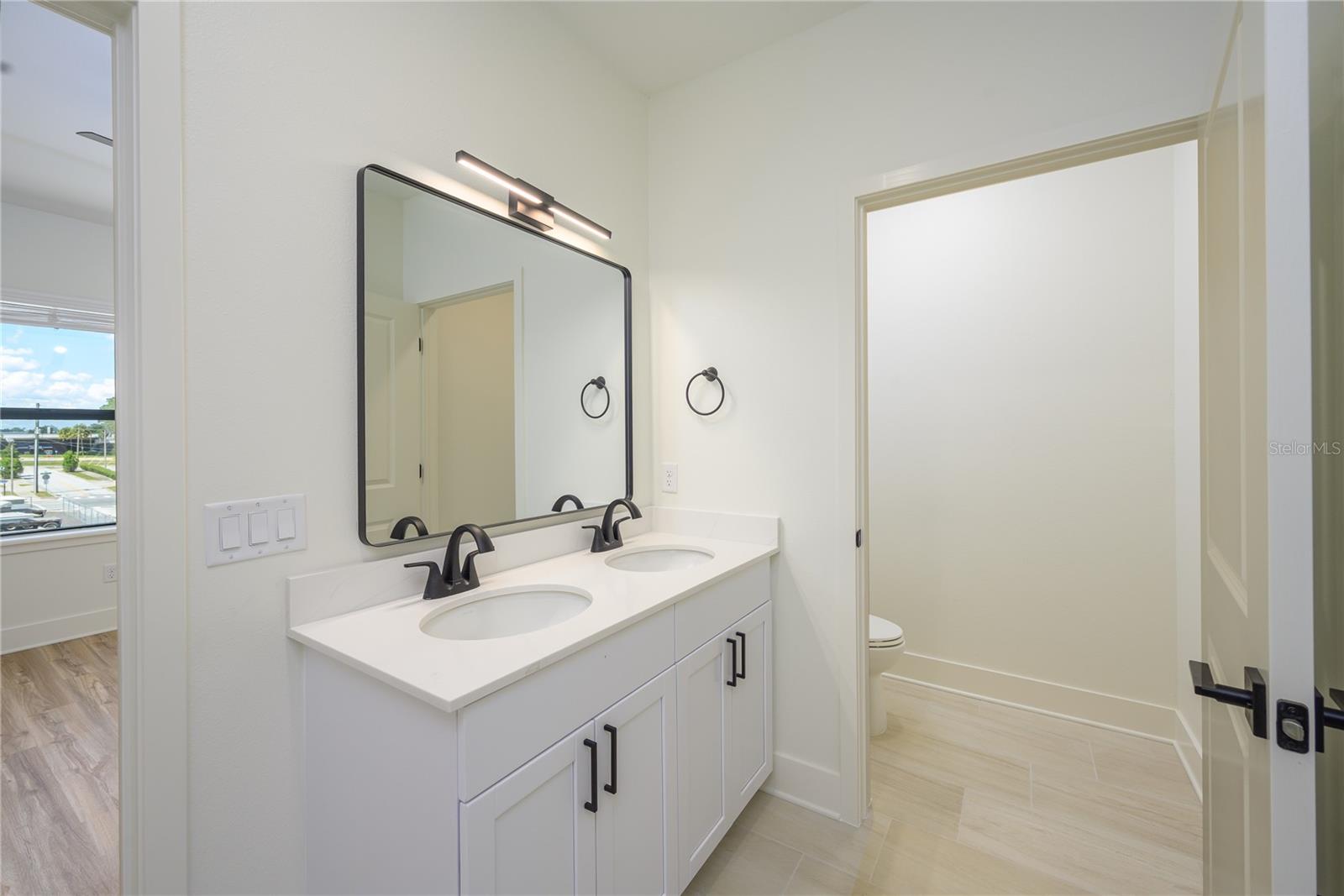 419 SE 1ST AVE #302, OCALA, FL, 34471