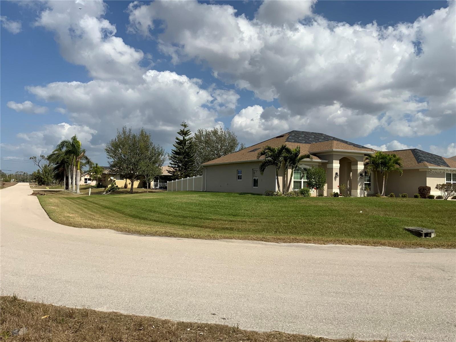2113 NE 43RD LN, CAPE CORAL, FL, 33909