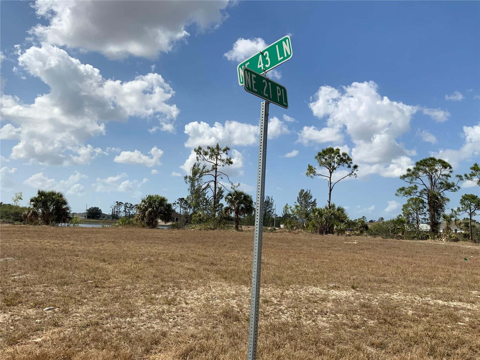 2113 NE 43RD LN, CAPE CORAL, FL, 33909