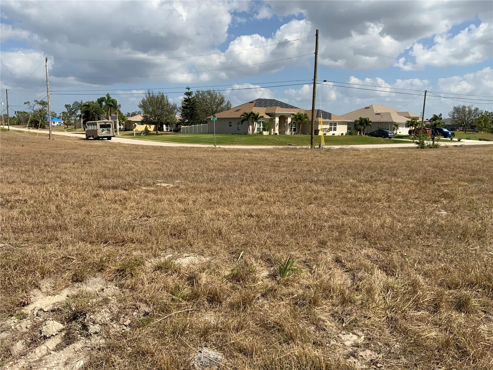 2113 NE 43RD LN, CAPE CORAL, FL, 33909
