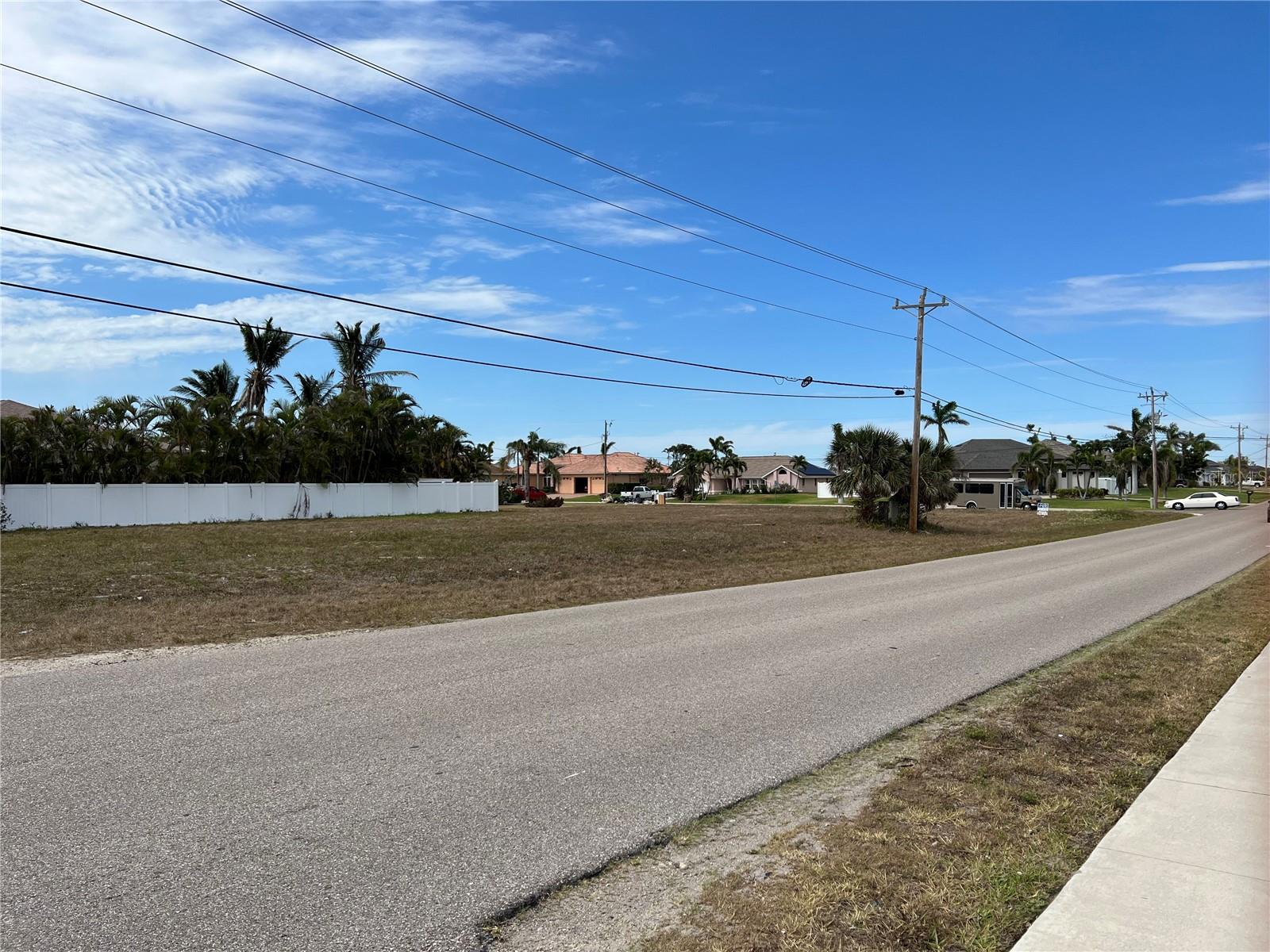 2000 SW 28TH TER, CAPE CORAL, FL, 33914