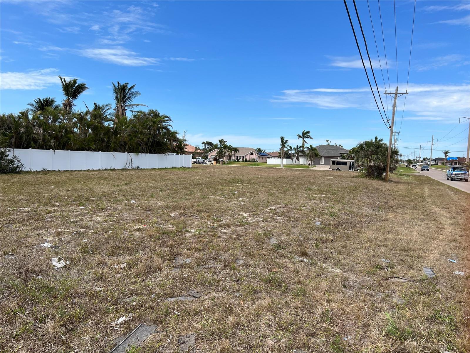 2000 SW 28TH TER, CAPE CORAL, FL, 33914