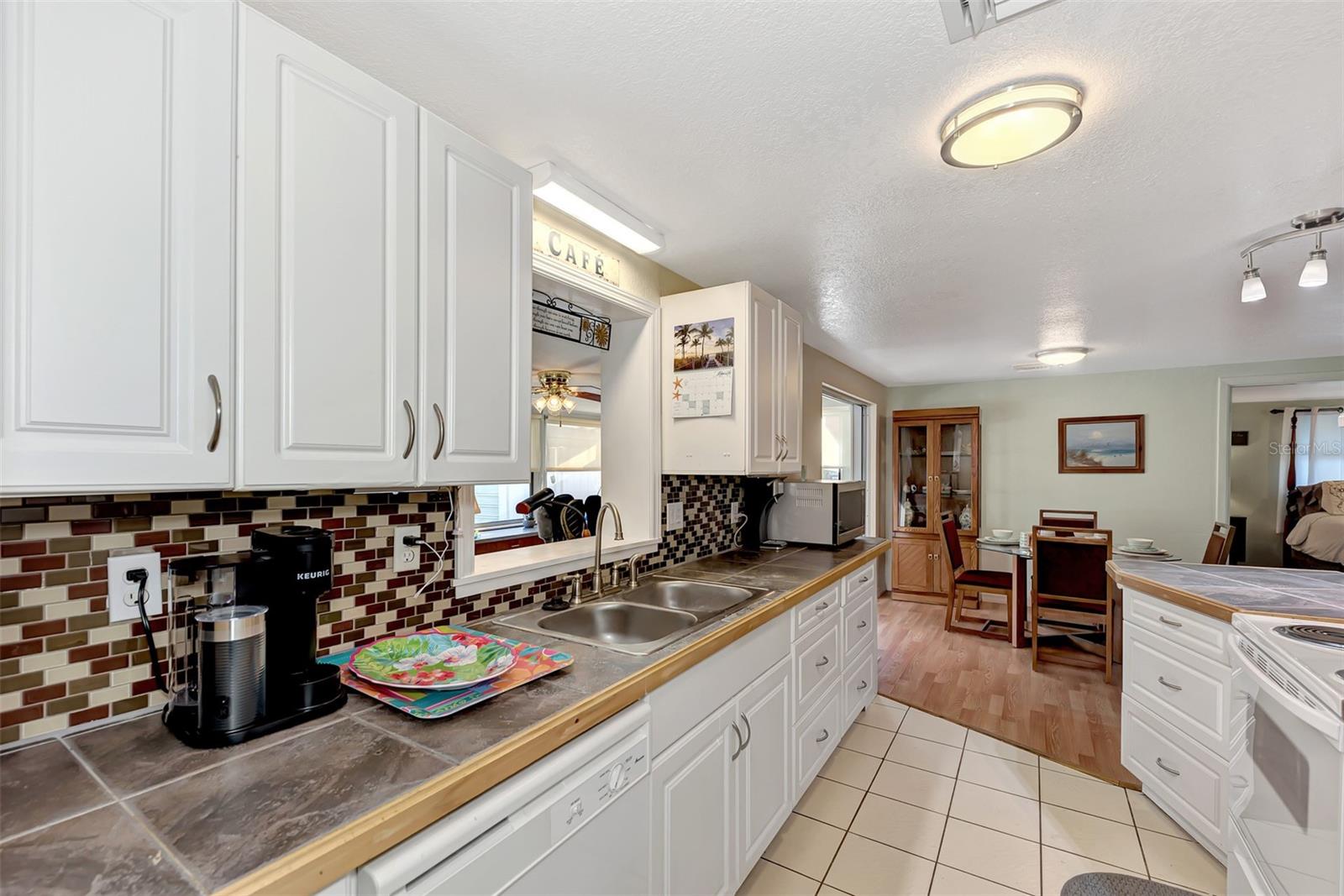 1 CAROLL CIR, ENGLEWOOD, FL, 34223