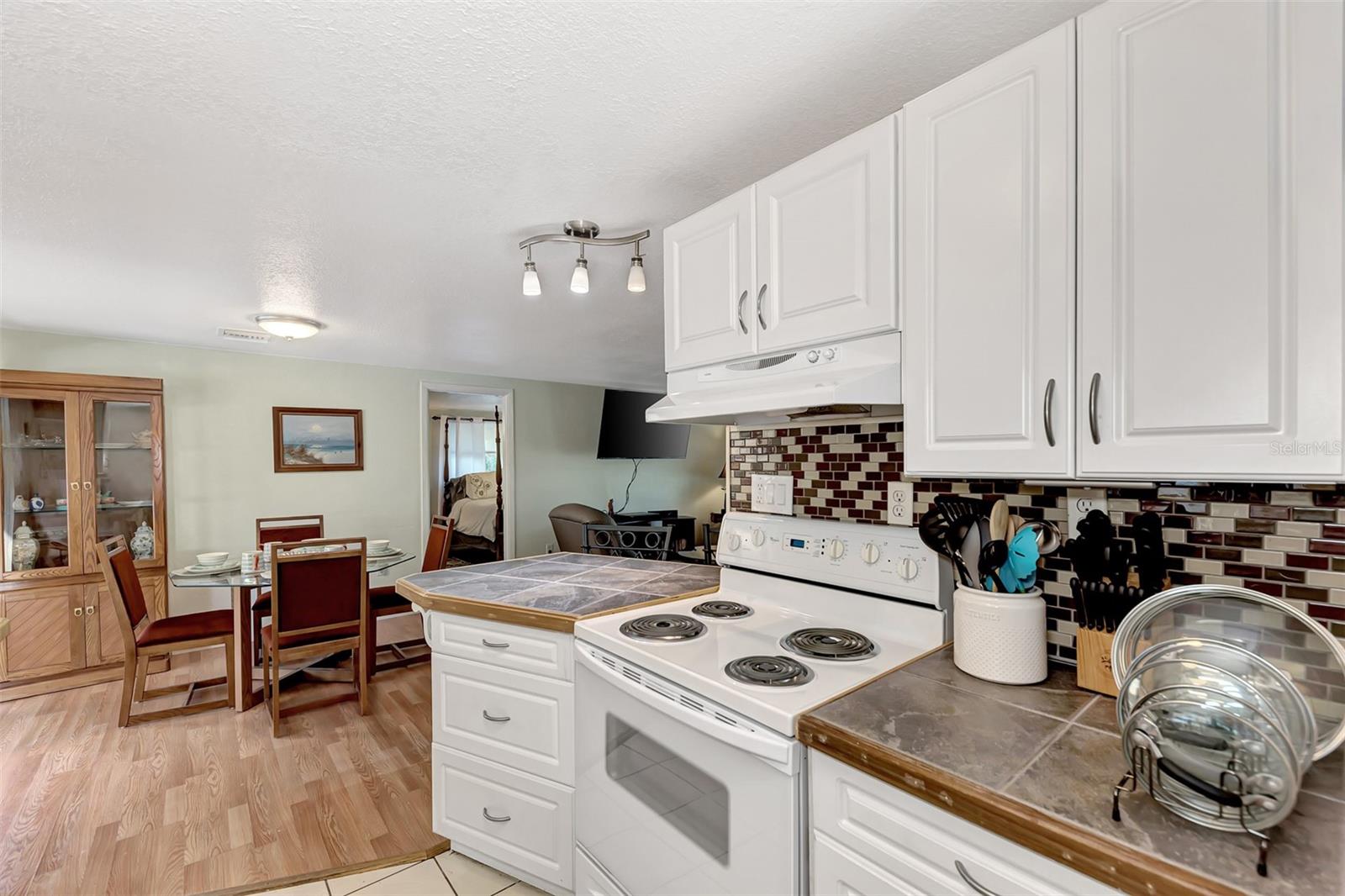 1 CAROLL CIR, ENGLEWOOD, FL, 34223