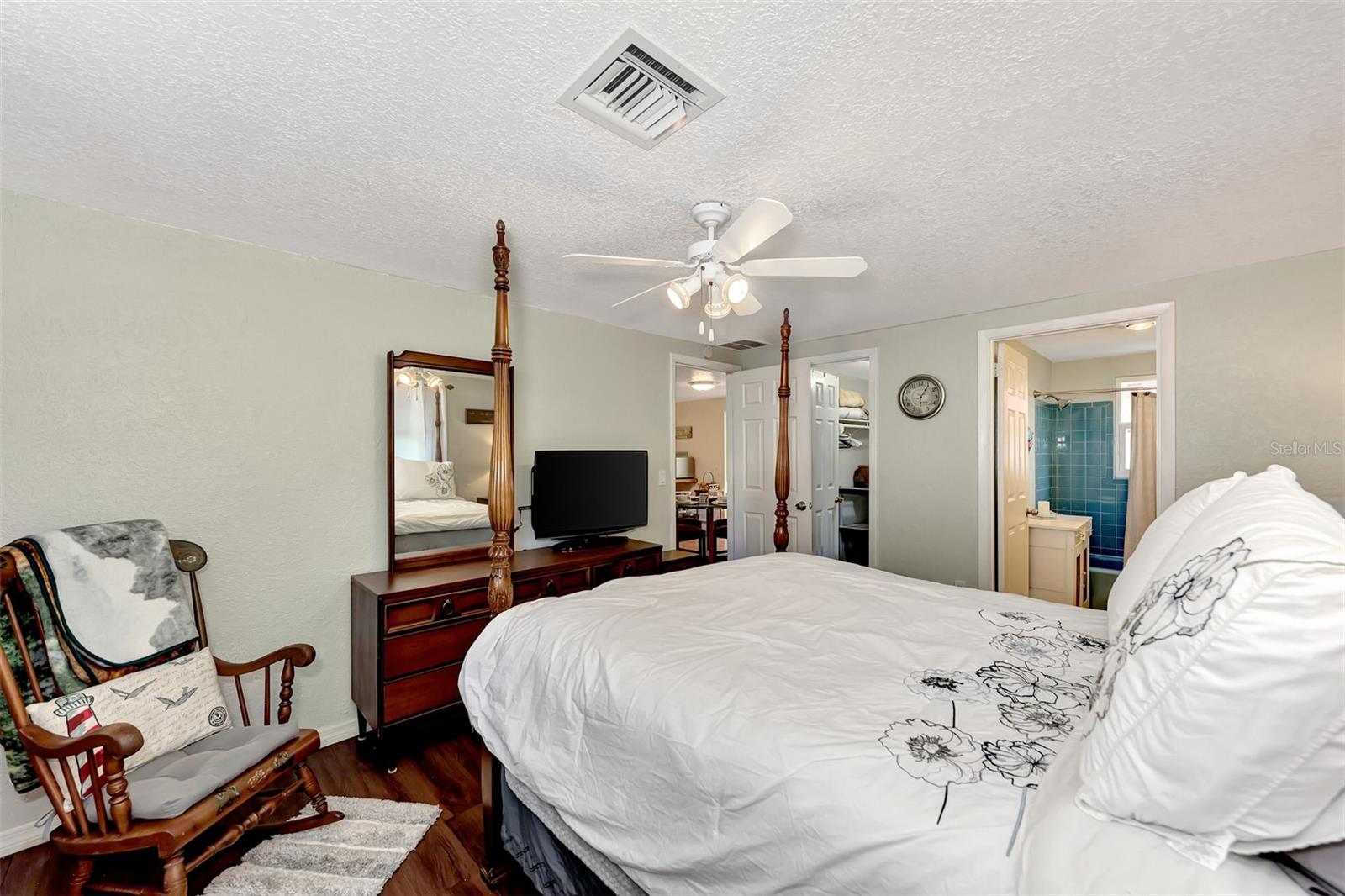 1 CAROLL CIR, ENGLEWOOD, FL, 34223