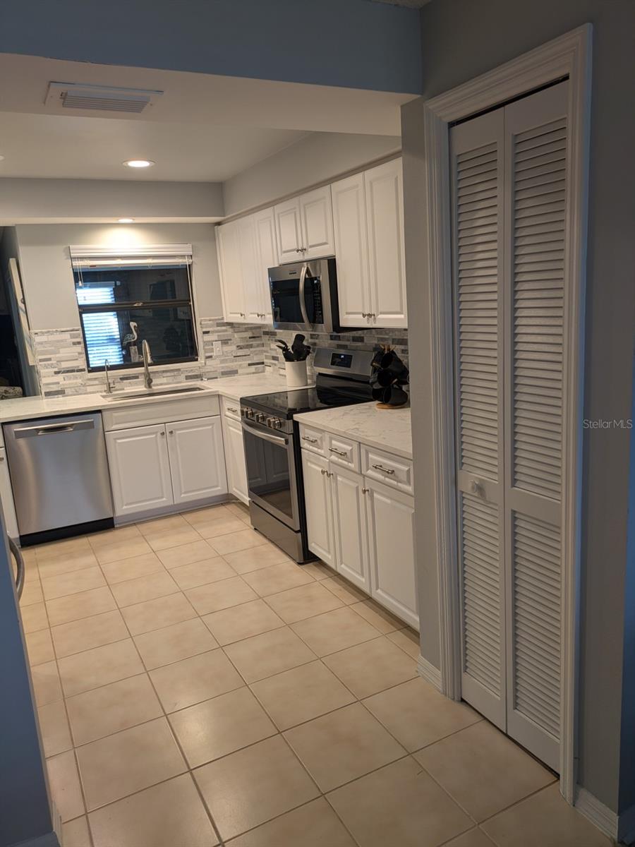 721 PLUMBROOK RD, SUN CITY CENTER, FL, 33573