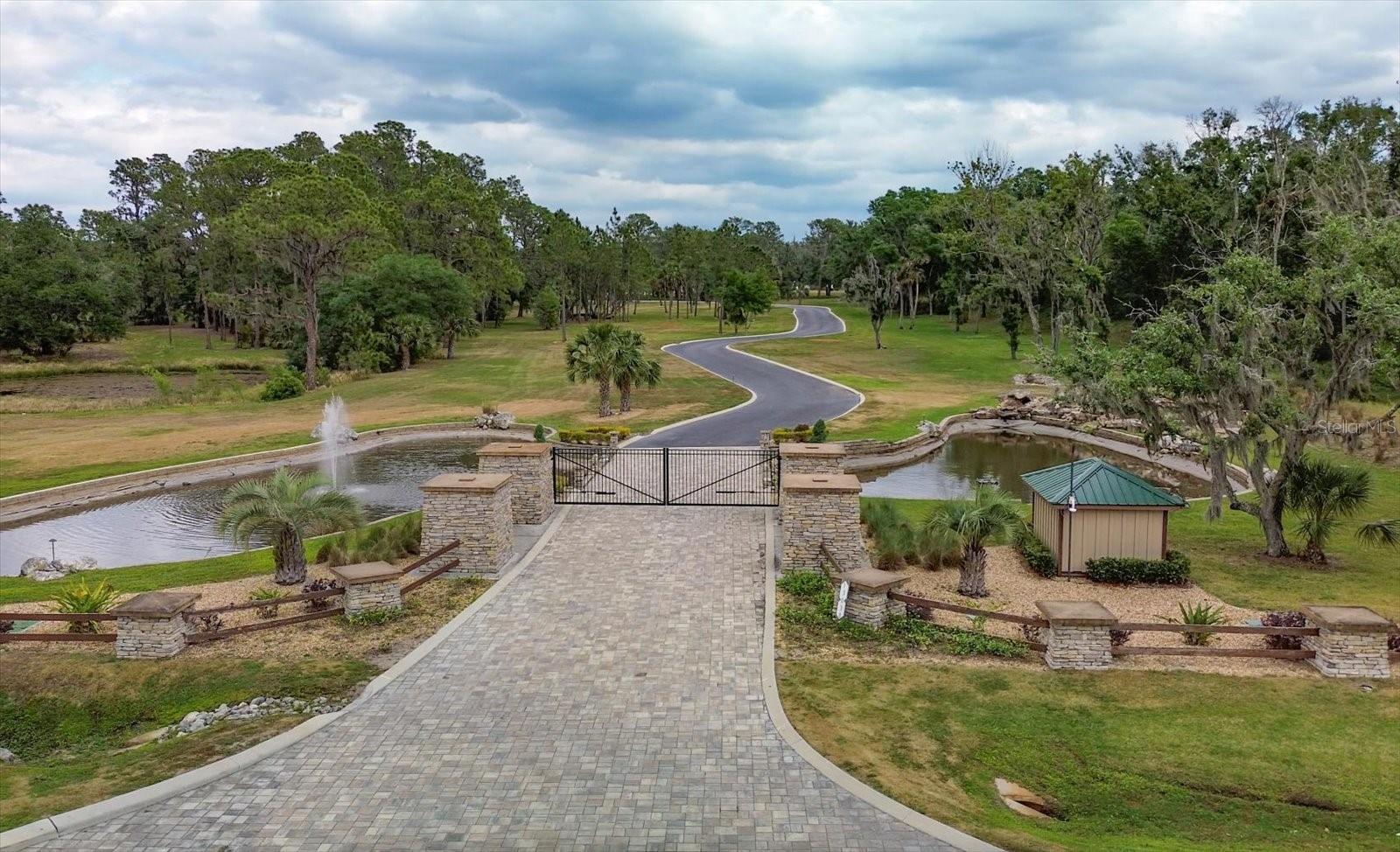 13026 S COUNTY ROAD 39 HWY, LITHIA, FL, 33547