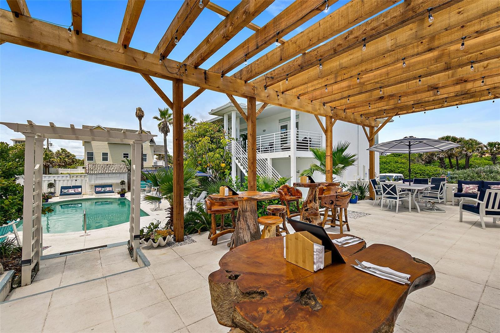 1104 S OCEAN SHORE BLVD, FLAGLER BEACH, FL, 32136