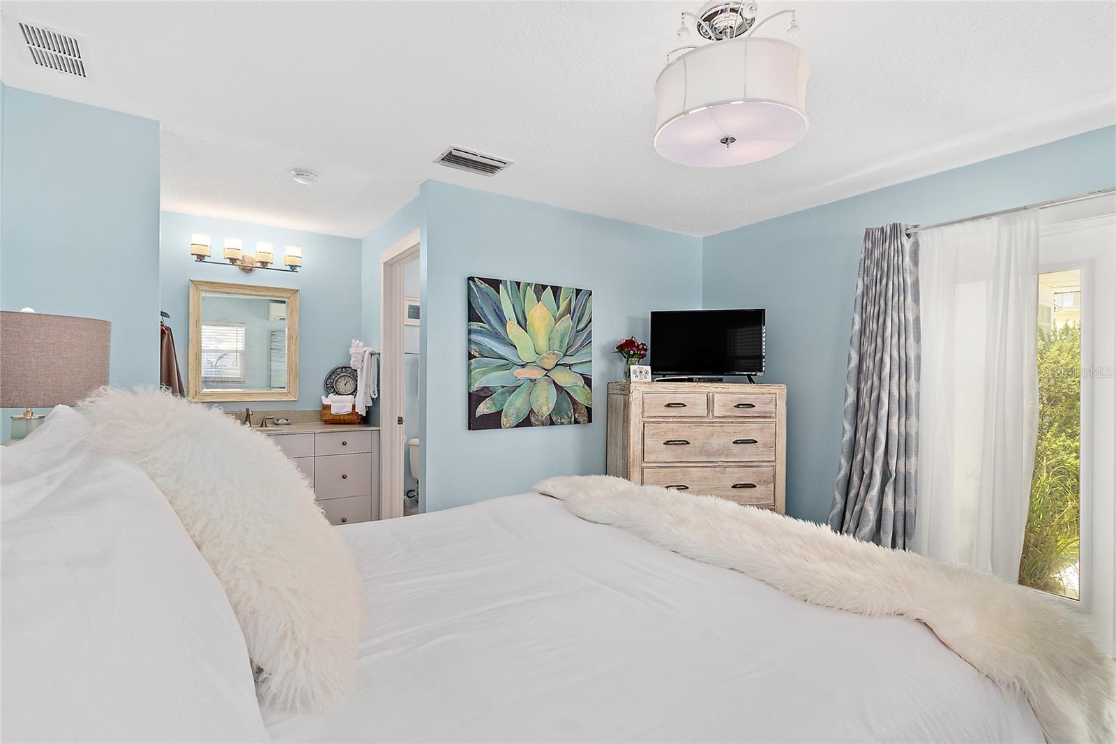 1104 S OCEAN SHORE BLVD, FLAGLER BEACH, FL, 32136