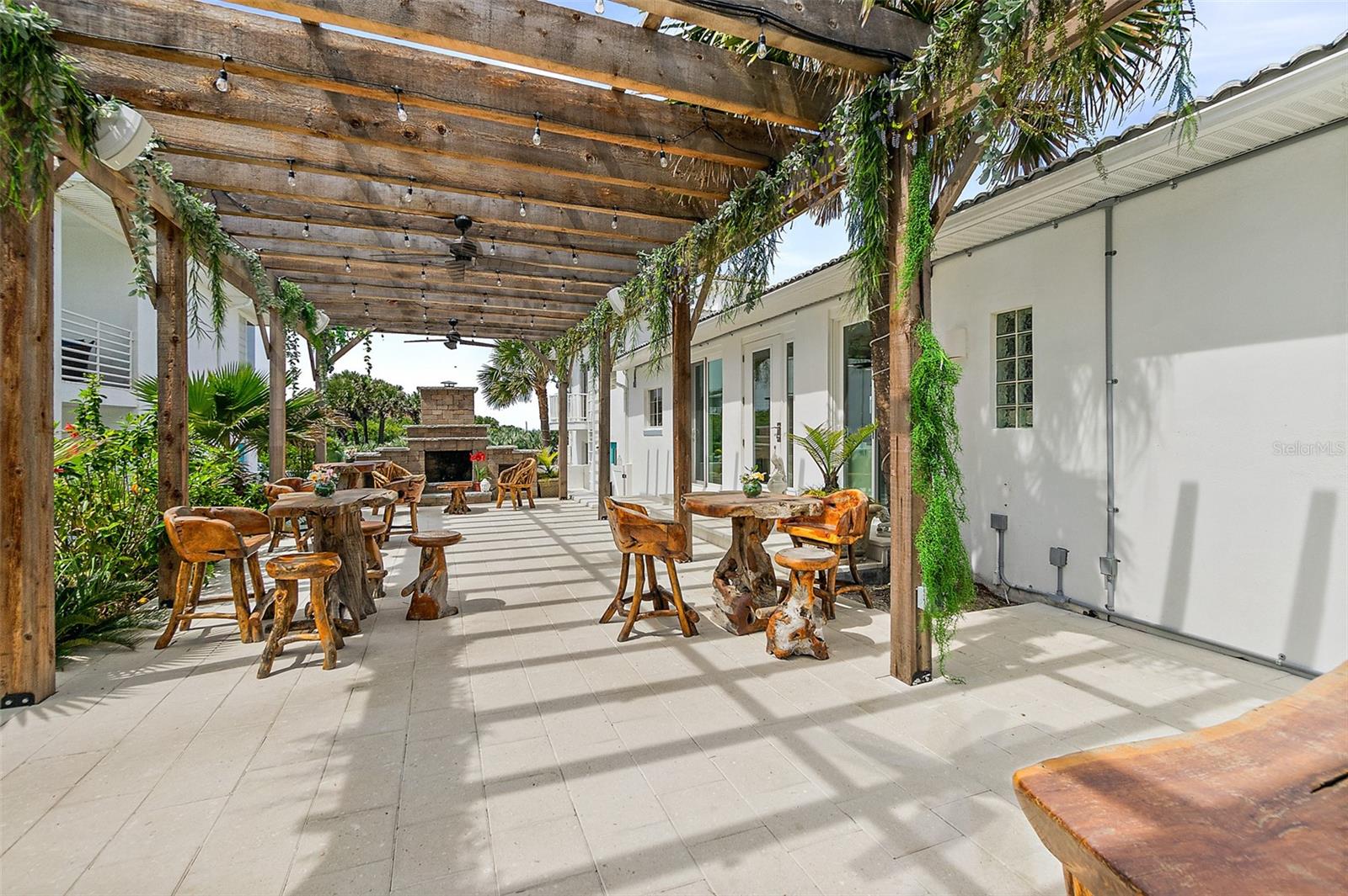 1104 S OCEAN SHORE BLVD, FLAGLER BEACH, FL, 32136