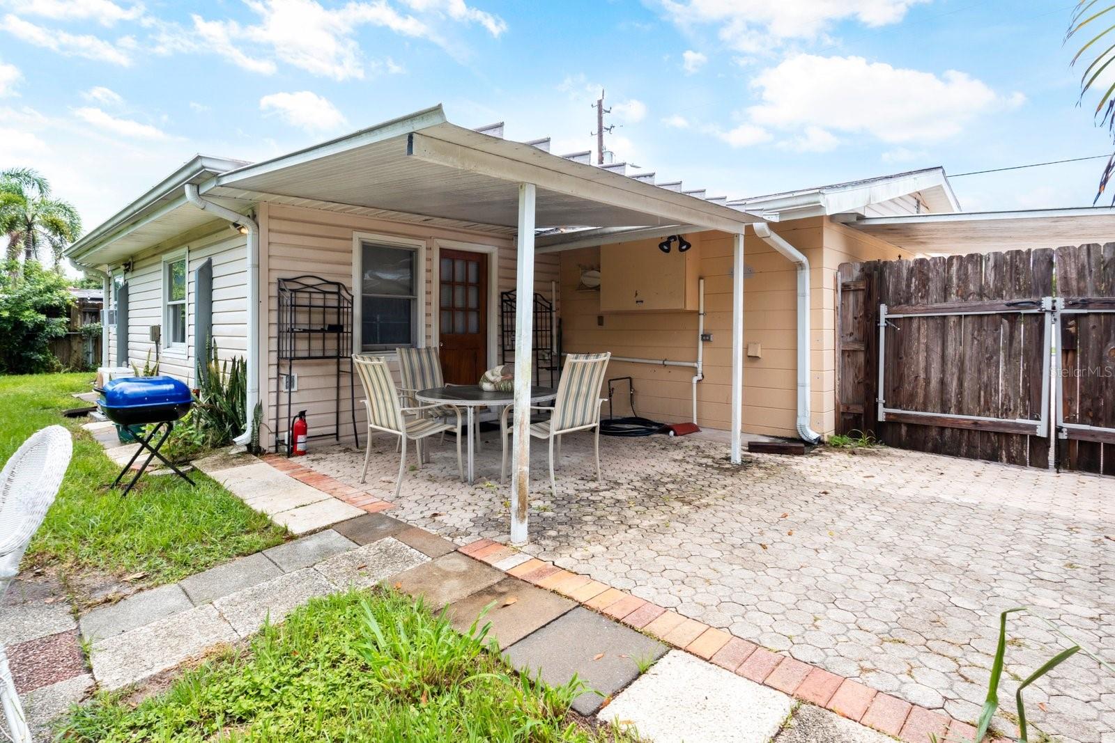 3217 MCINTOSH RD #B, SARASOTA, FL, 34232