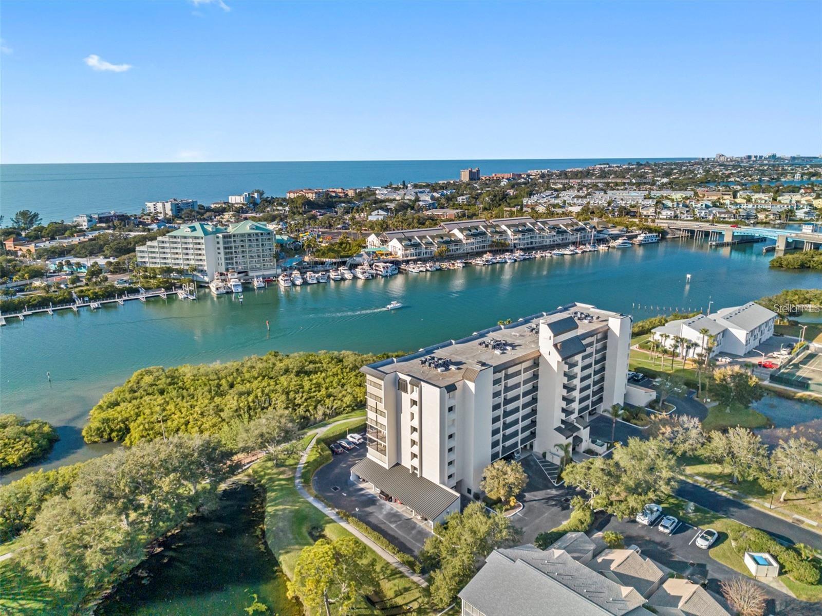 11730 SHIPWATCH DR #305, LARGO, FL, 33774