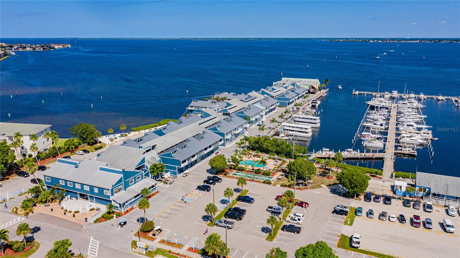 940 W OLYMPIA AVE, PUNTA GORDA, FL, 33950