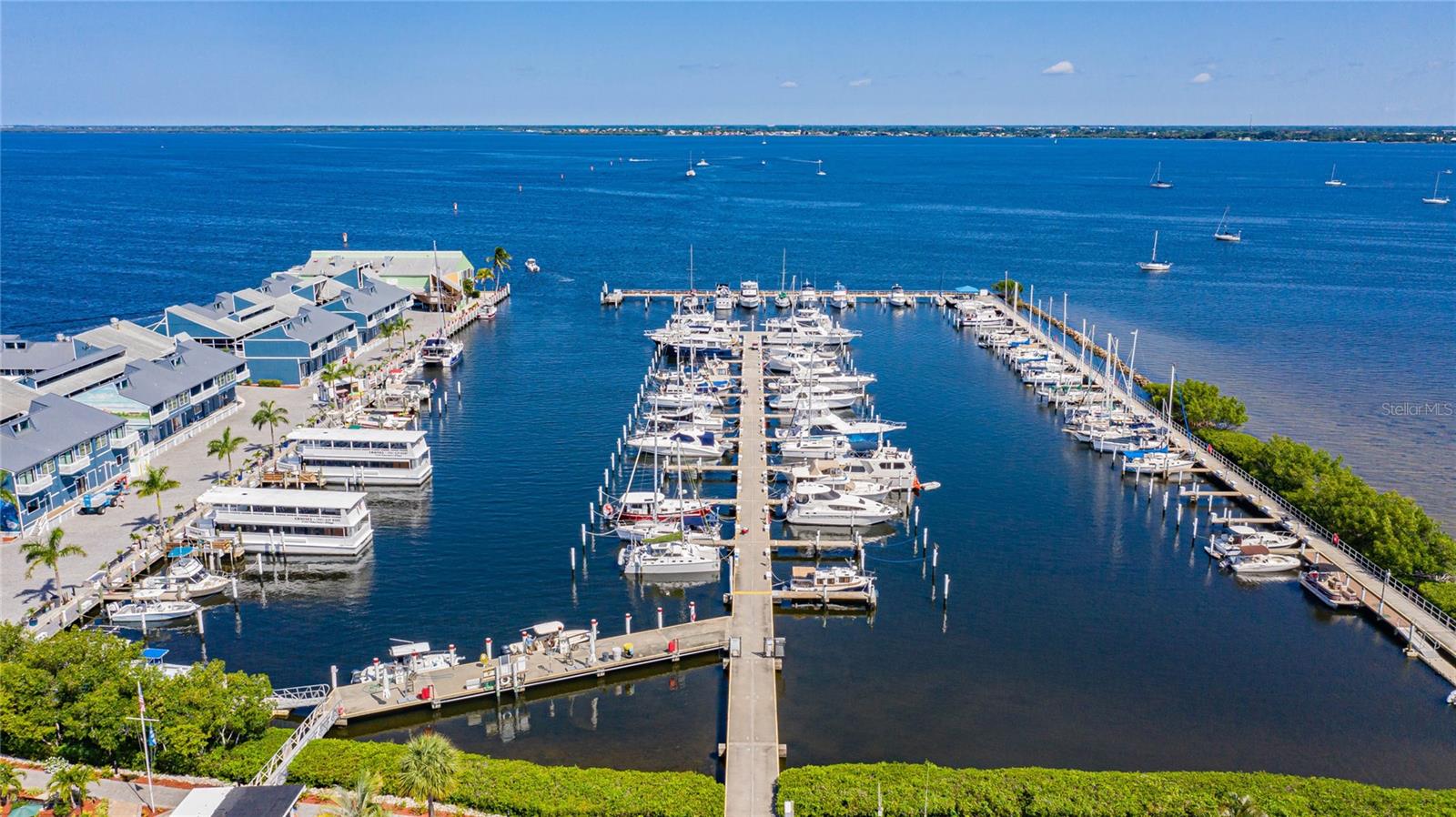 940 W OLYMPIA AVE, PUNTA GORDA, FL, 33950