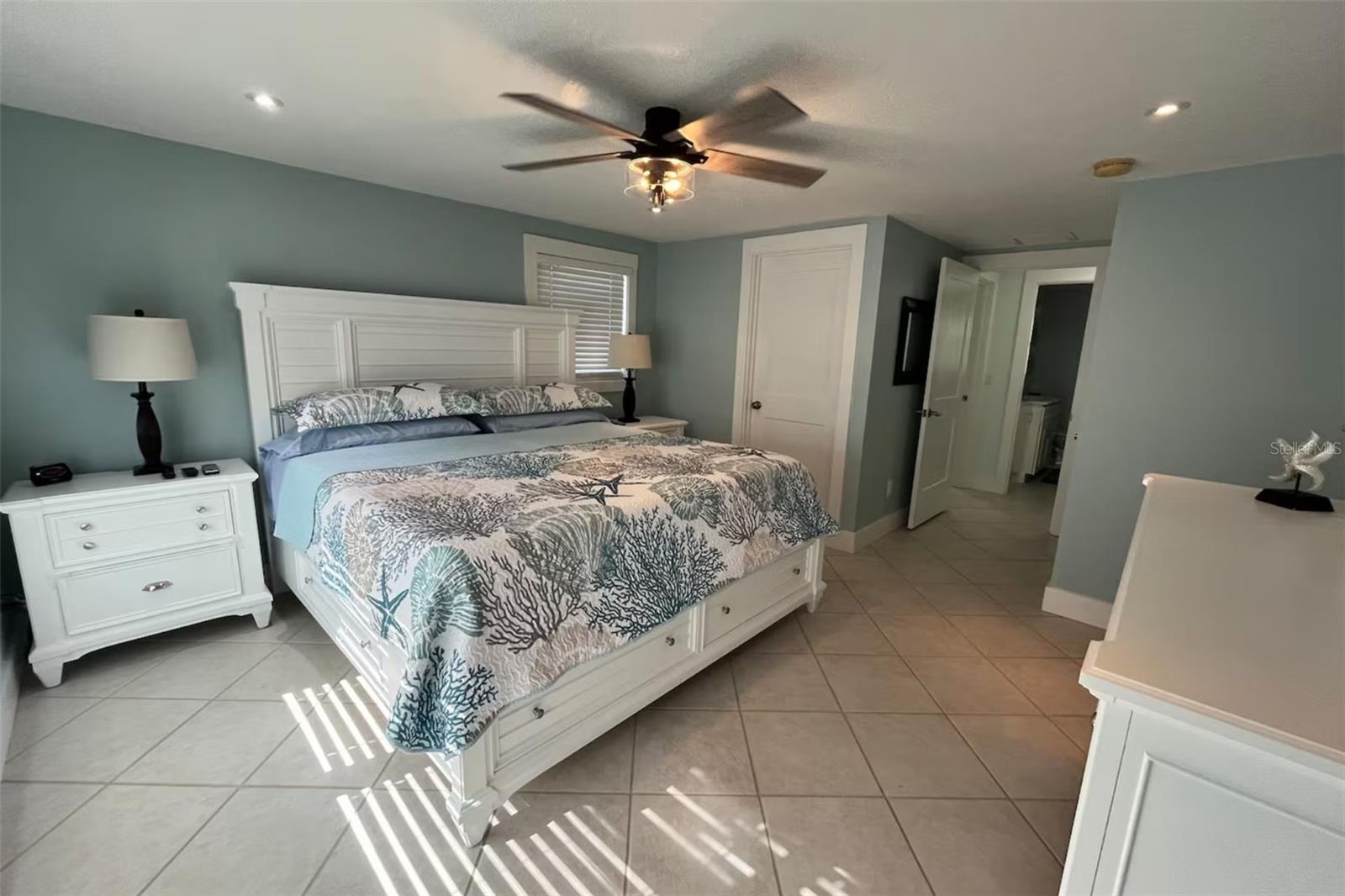 345 AVENIDA LEONA, SARASOTA, FL, 34242