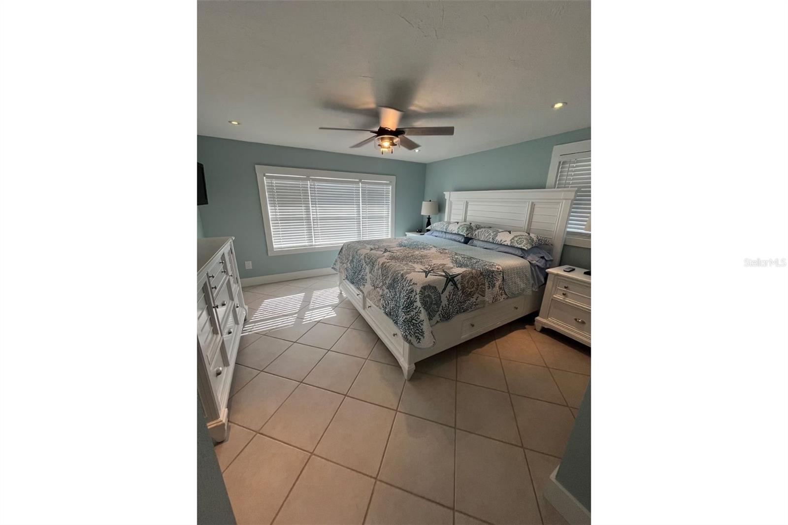 345 AVENIDA LEONA, SARASOTA, FL, 34242
