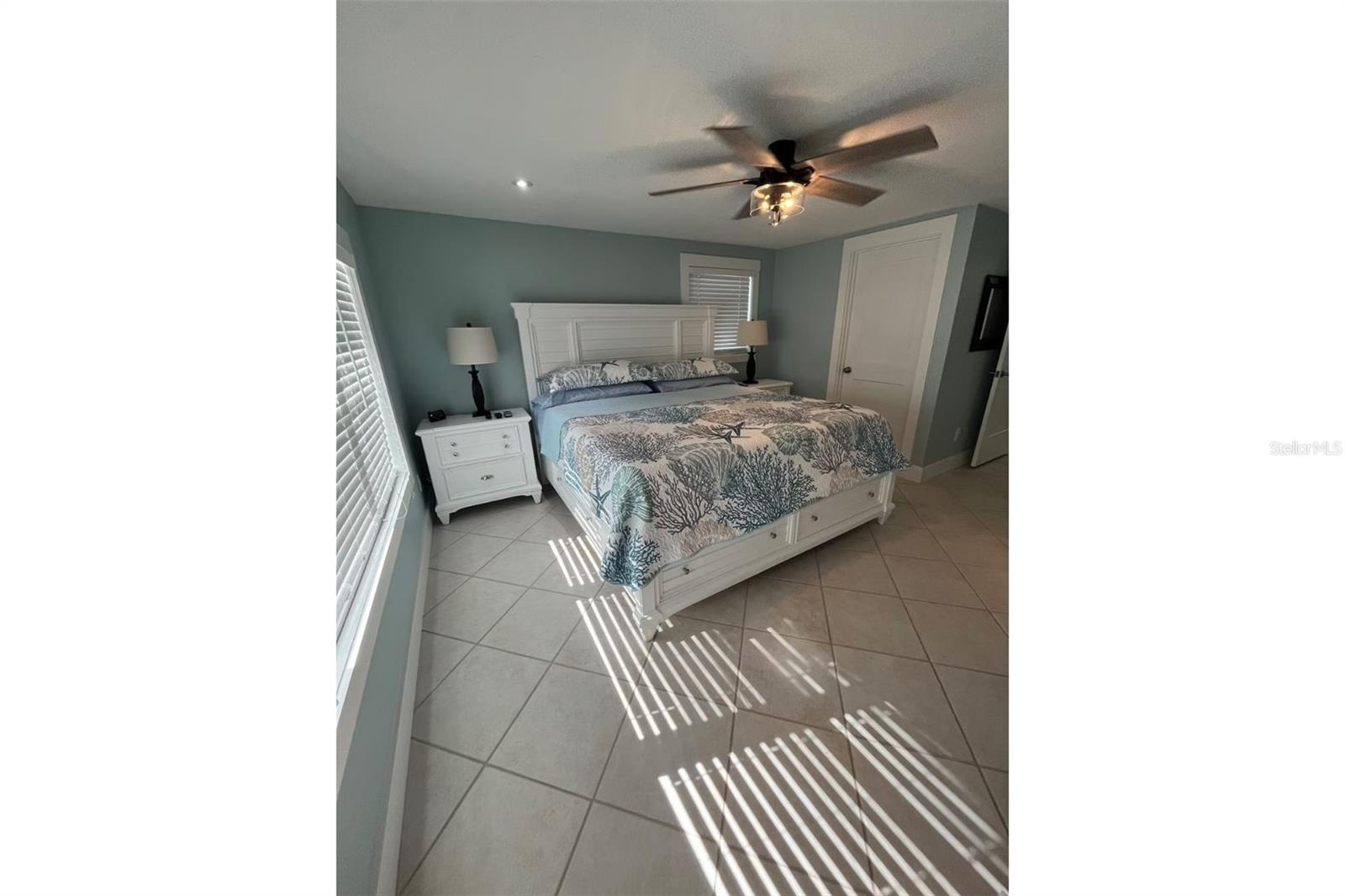 345 AVENIDA LEONA, SARASOTA, FL, 34242