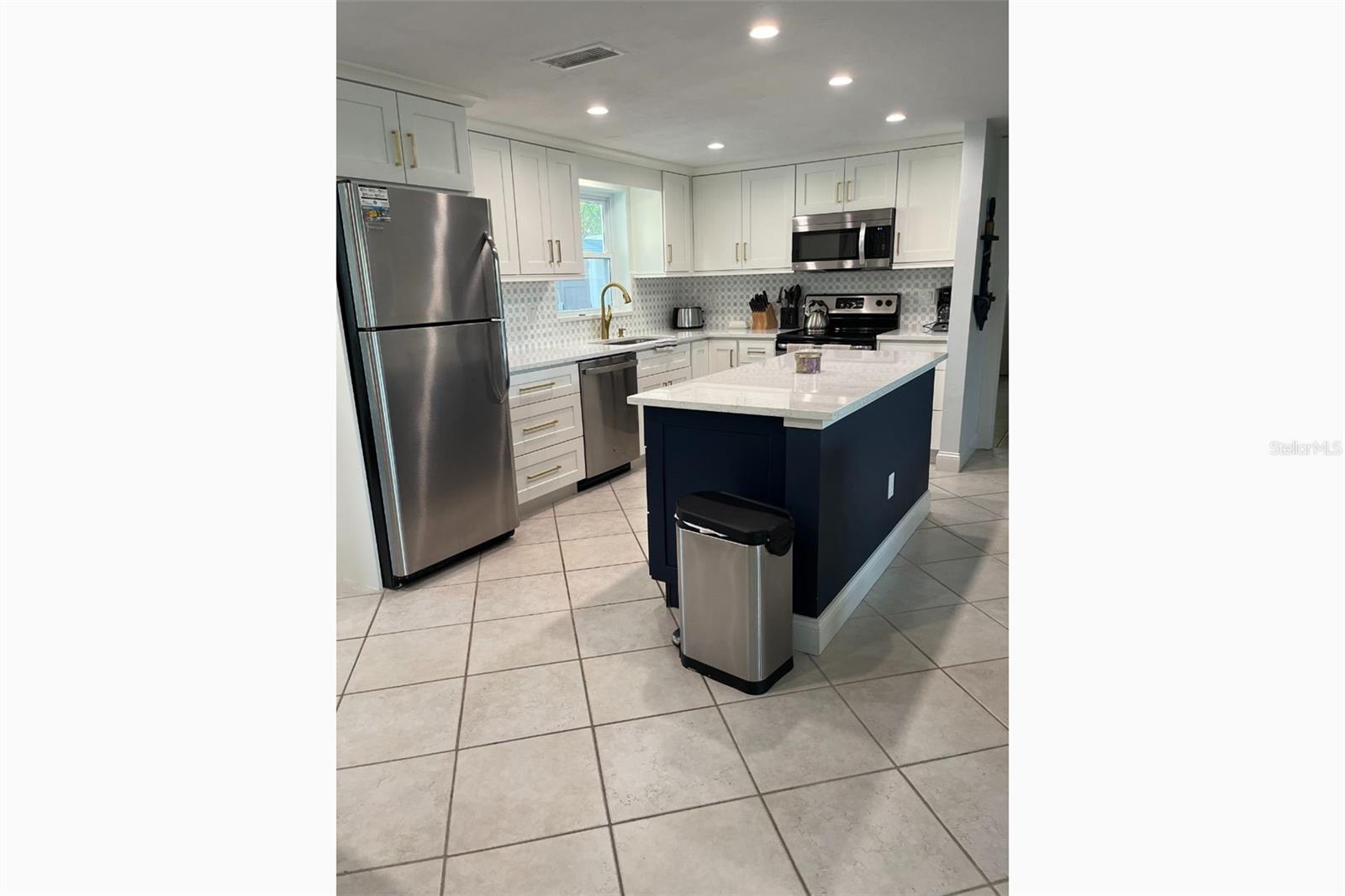 345 AVENIDA LEONA, SARASOTA, FL, 34242