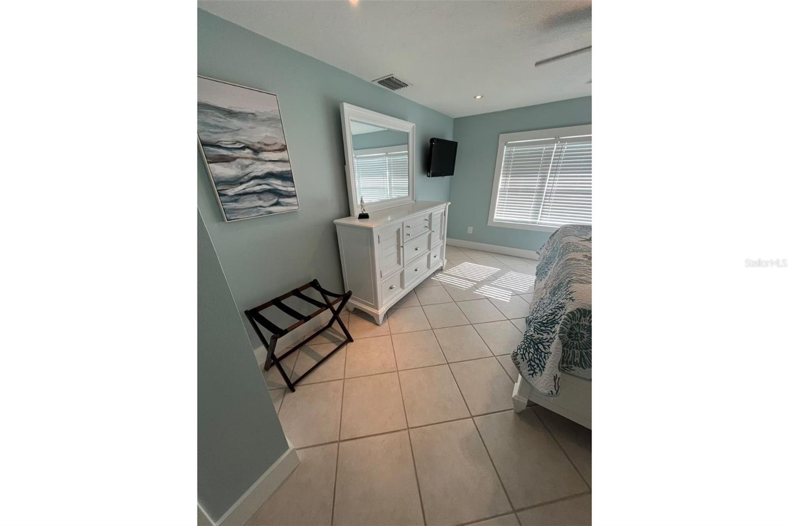 345 AVENIDA LEONA, SARASOTA, FL, 34242