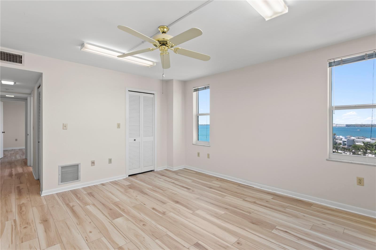 5200 BRITTANY DR S #4-1102, ST PETERSBURG, FL, 33715