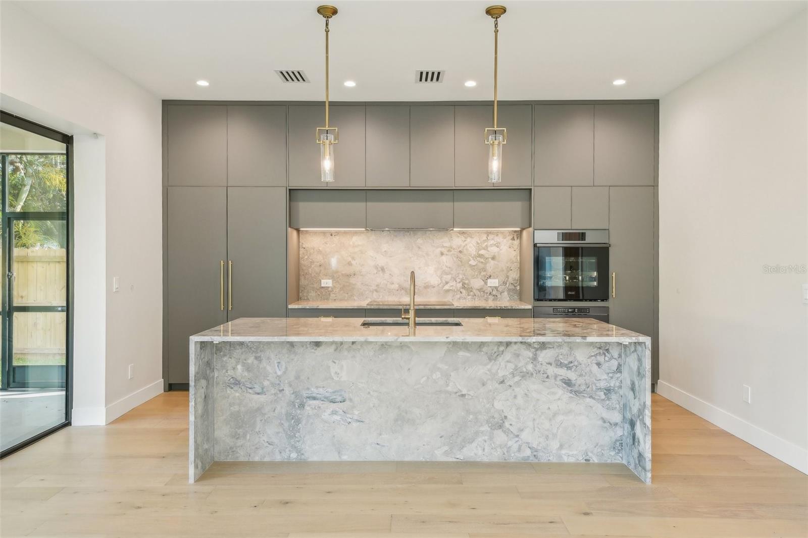 1630 DOUGLAS AVE, DUNEDIN, FL, 34698