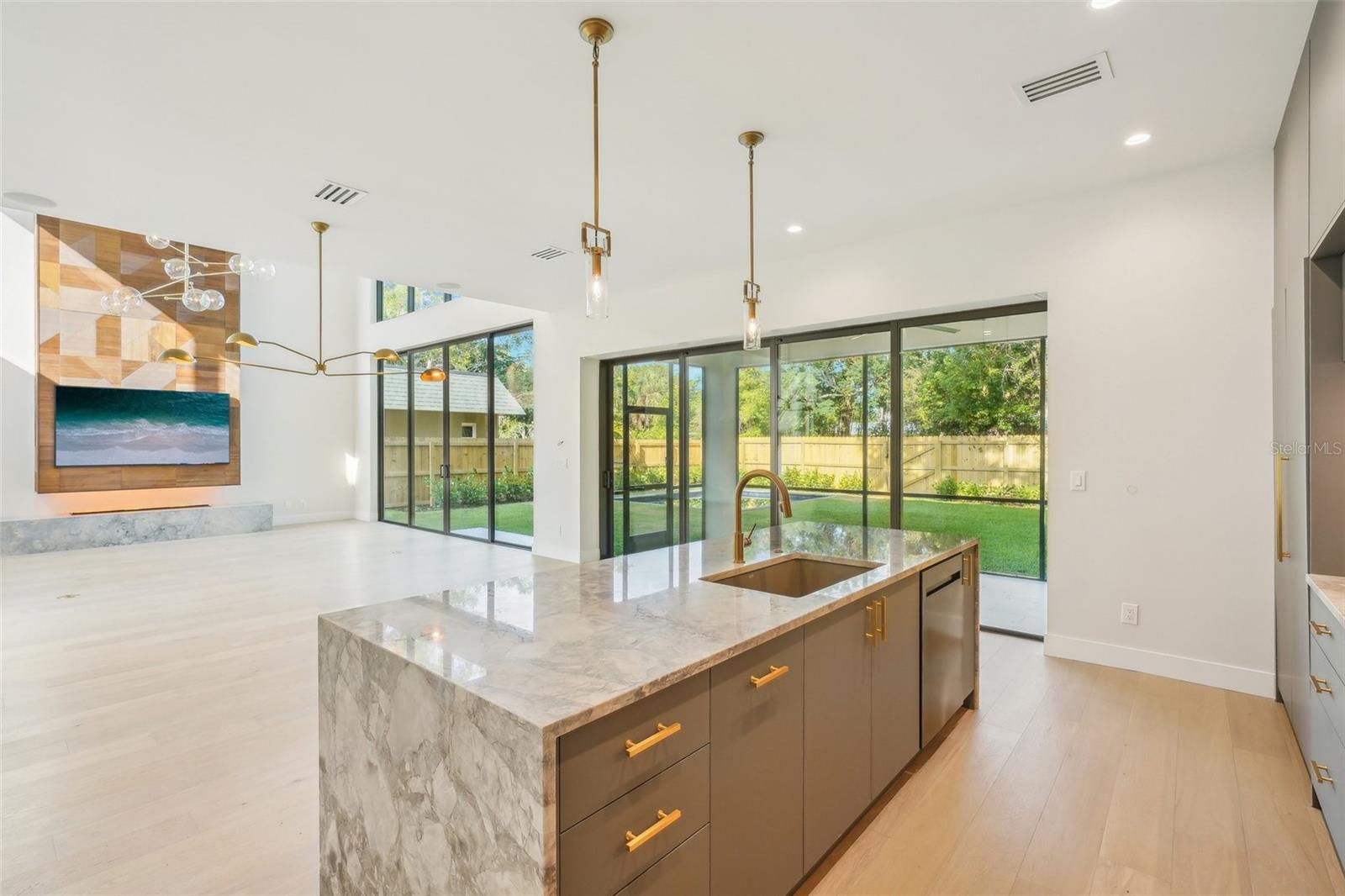 1630 DOUGLAS AVE, DUNEDIN, FL, 34698