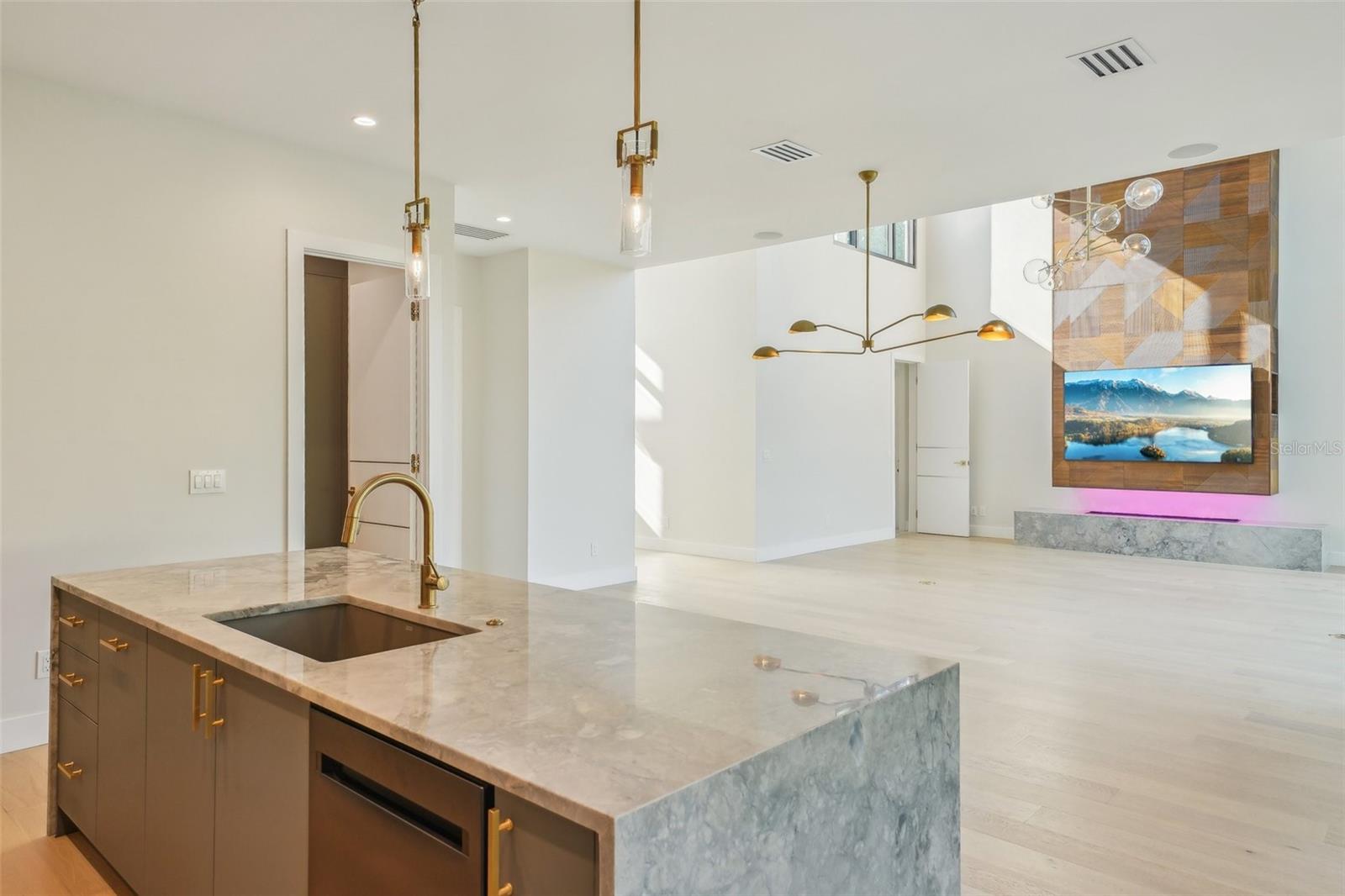 1630 DOUGLAS AVE, DUNEDIN, FL, 34698