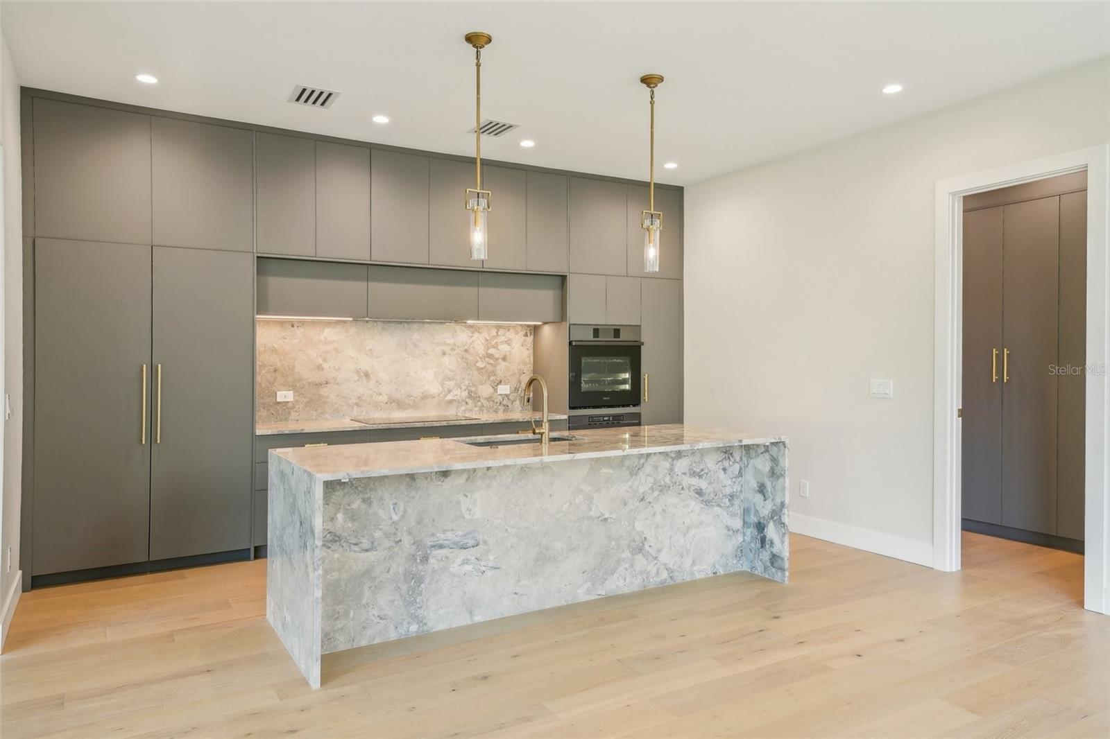 1630 DOUGLAS AVE, DUNEDIN, FL, 34698