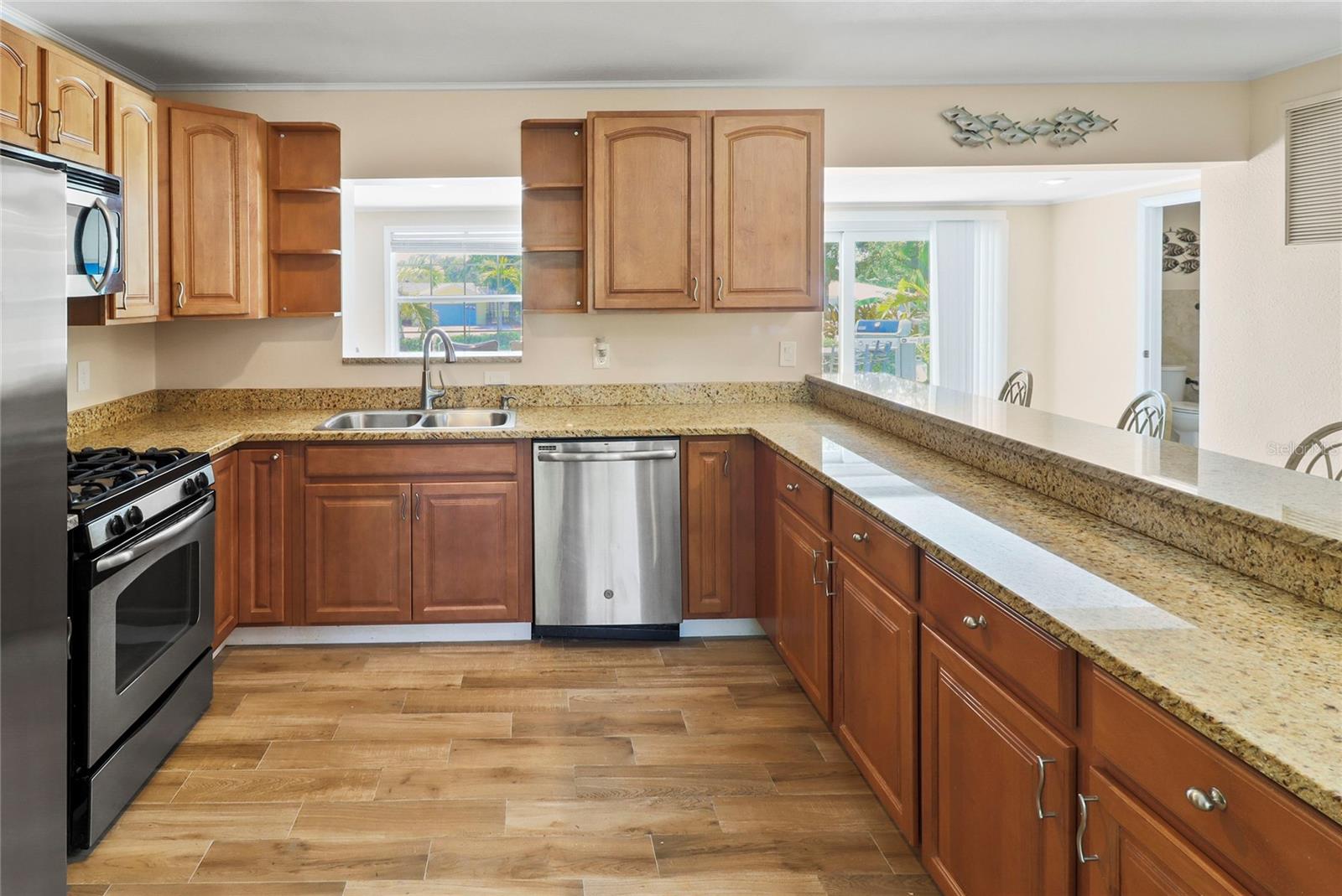 916 69TH AVE W, BRADENTON, FL, 34207