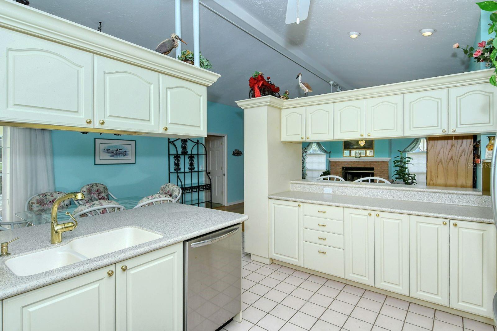 7812 BROADMOOR PINES BLVD, SARASOTA, FL, 34243