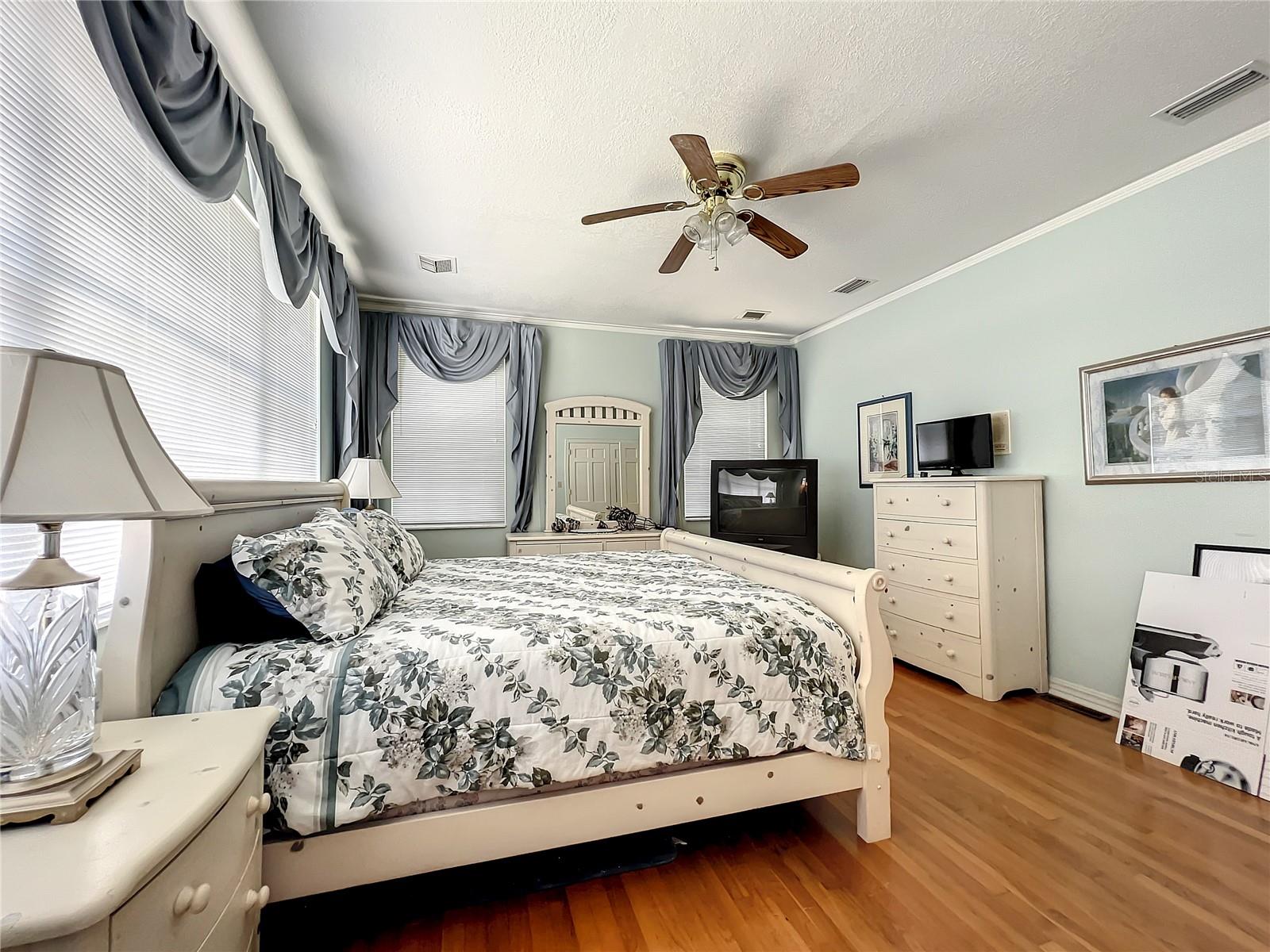 210 SE 4TH ST, WILLISTON, FL, 32696
