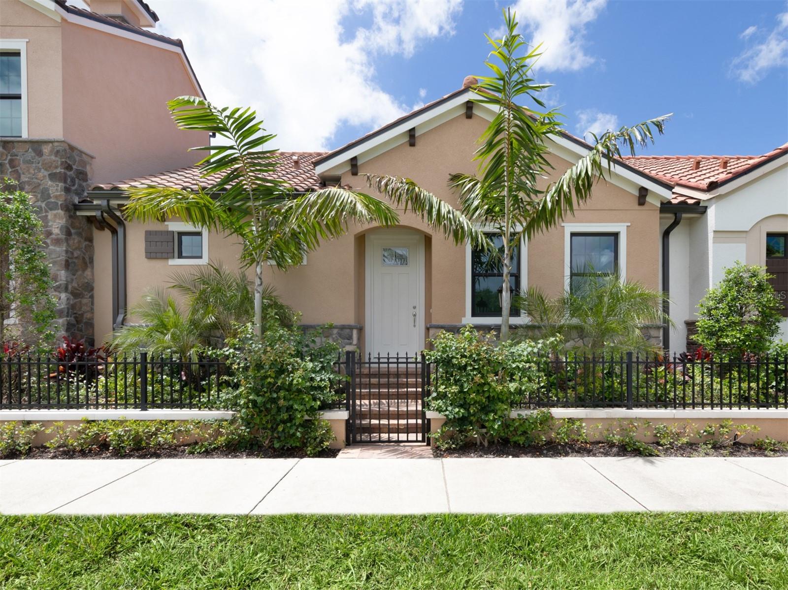 930 E VENICE AVE, VENICE, FL, 34285