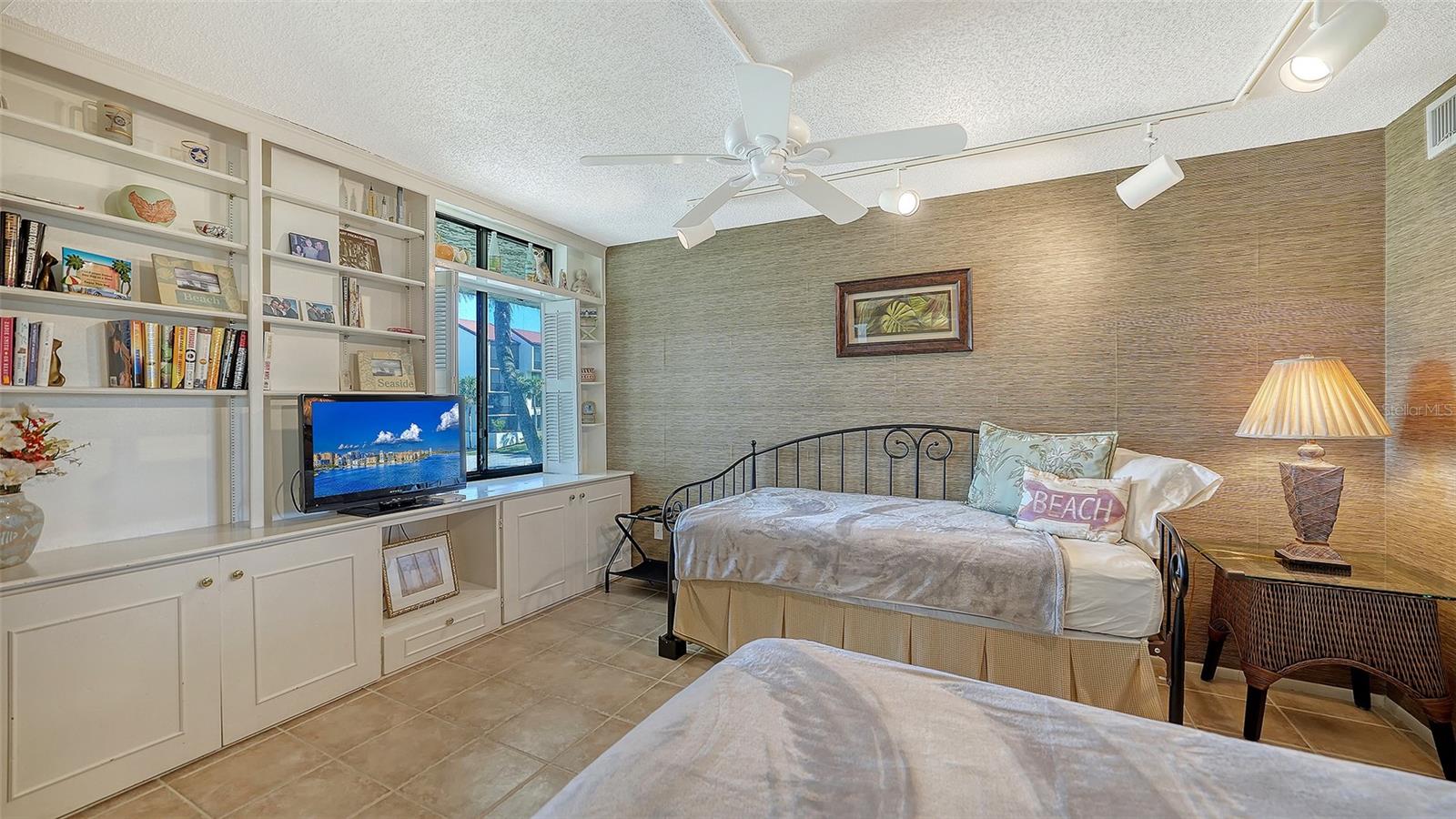 SEAPLACE III, LONGBOAT KEY, FL, 34228
