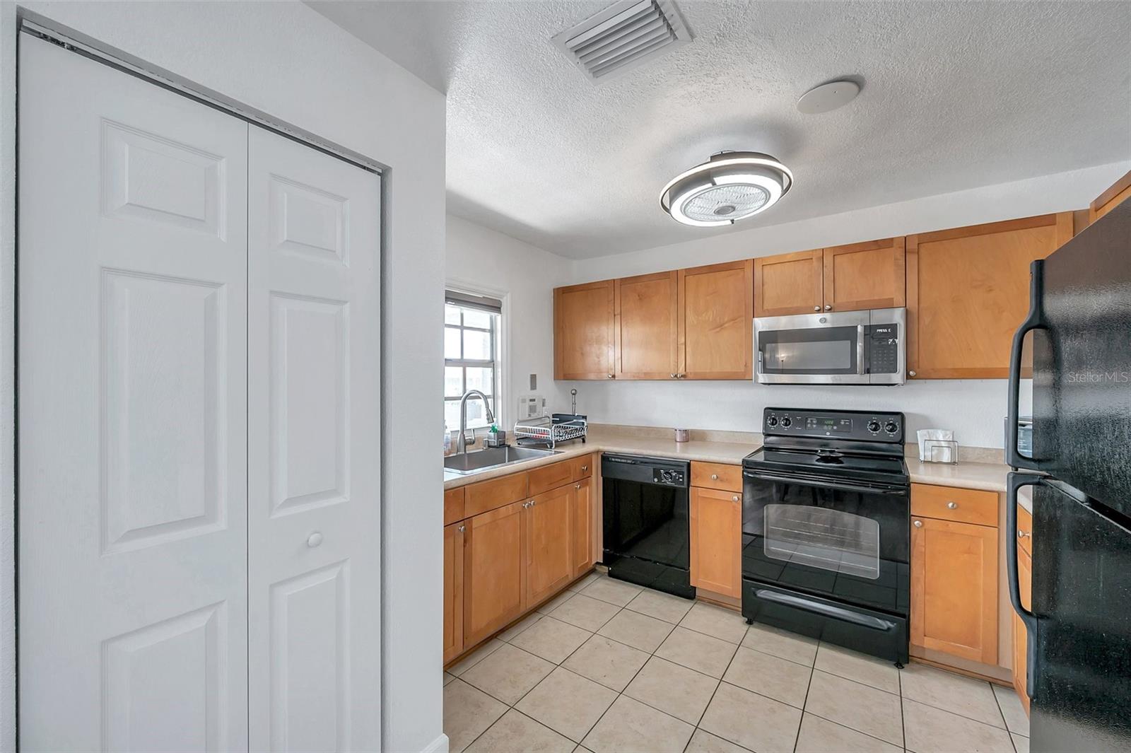 5174 BEACH DR SE #C, ST PETERSBURG, FL, 33705