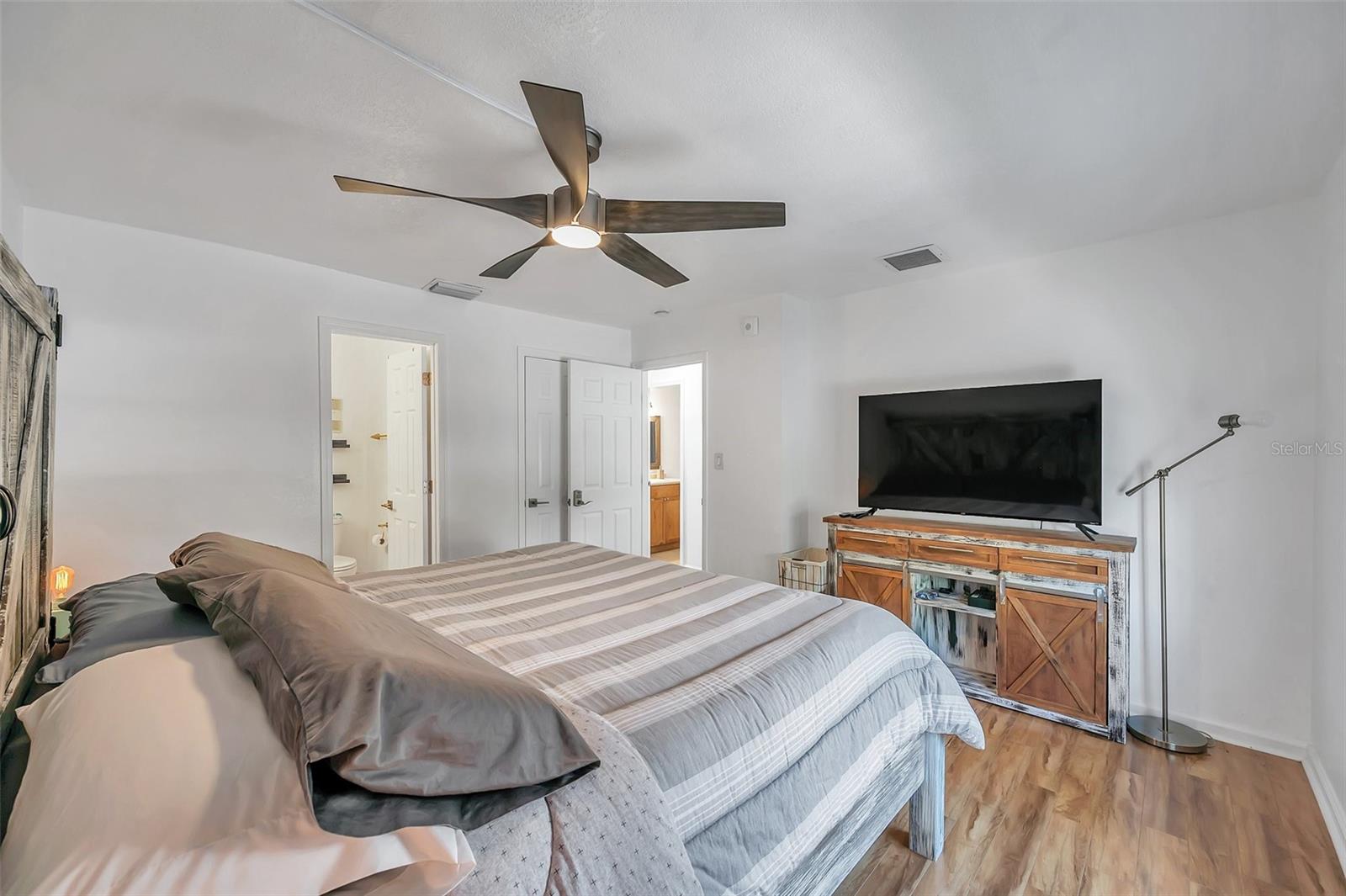 5174 BEACH DR SE #C, ST PETERSBURG, FL, 33705